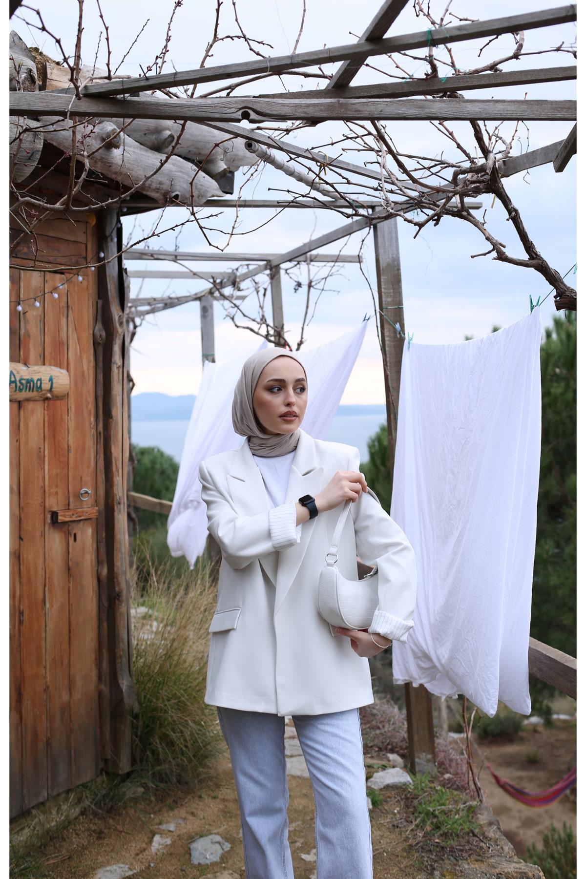 İç Astarı Çizgili Blazer Ceket Beyaz