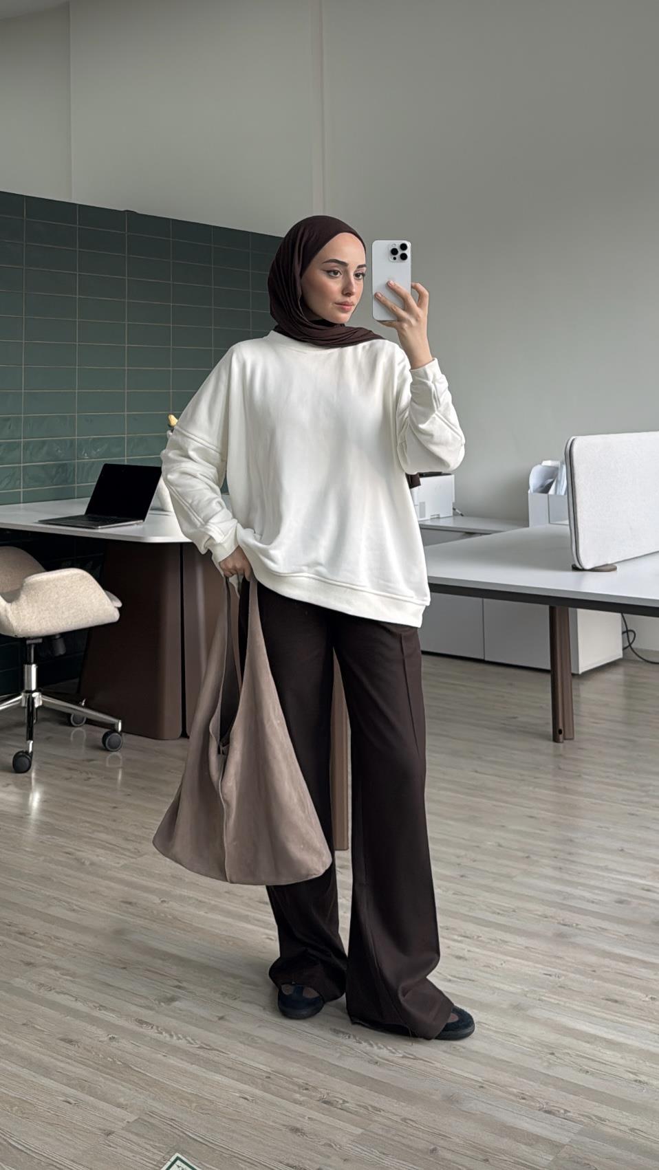 Kolları Dikiş Detaylı Oversize Sweatshirt Beyaz