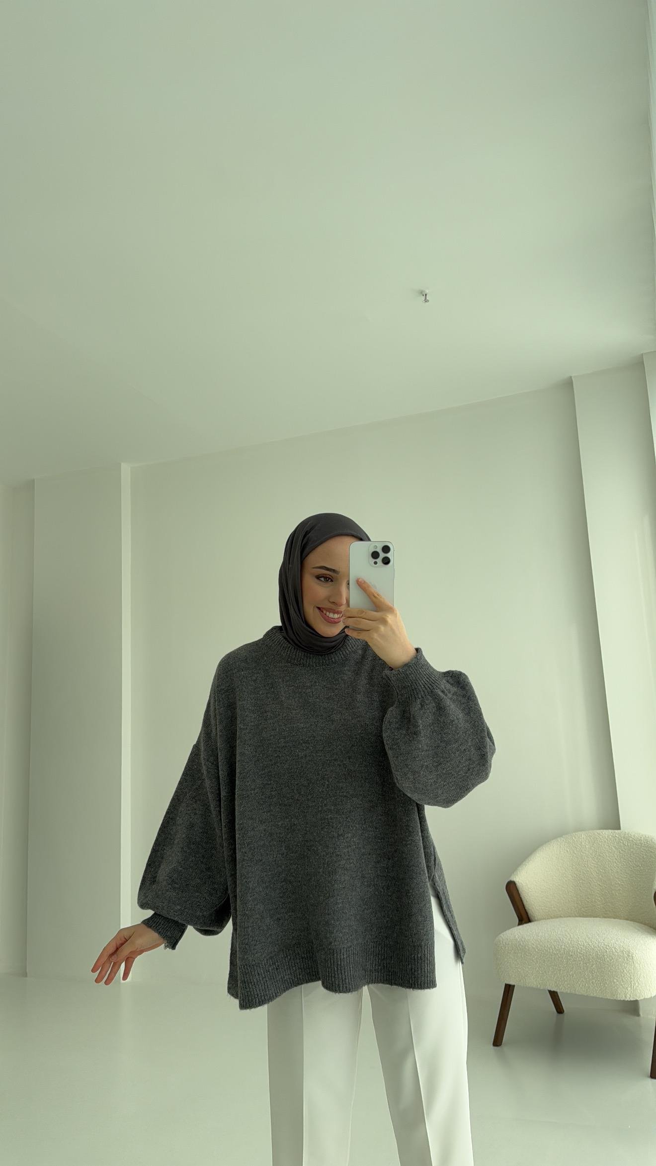 Yırtmaç Detay Balon Kol Triko Gri