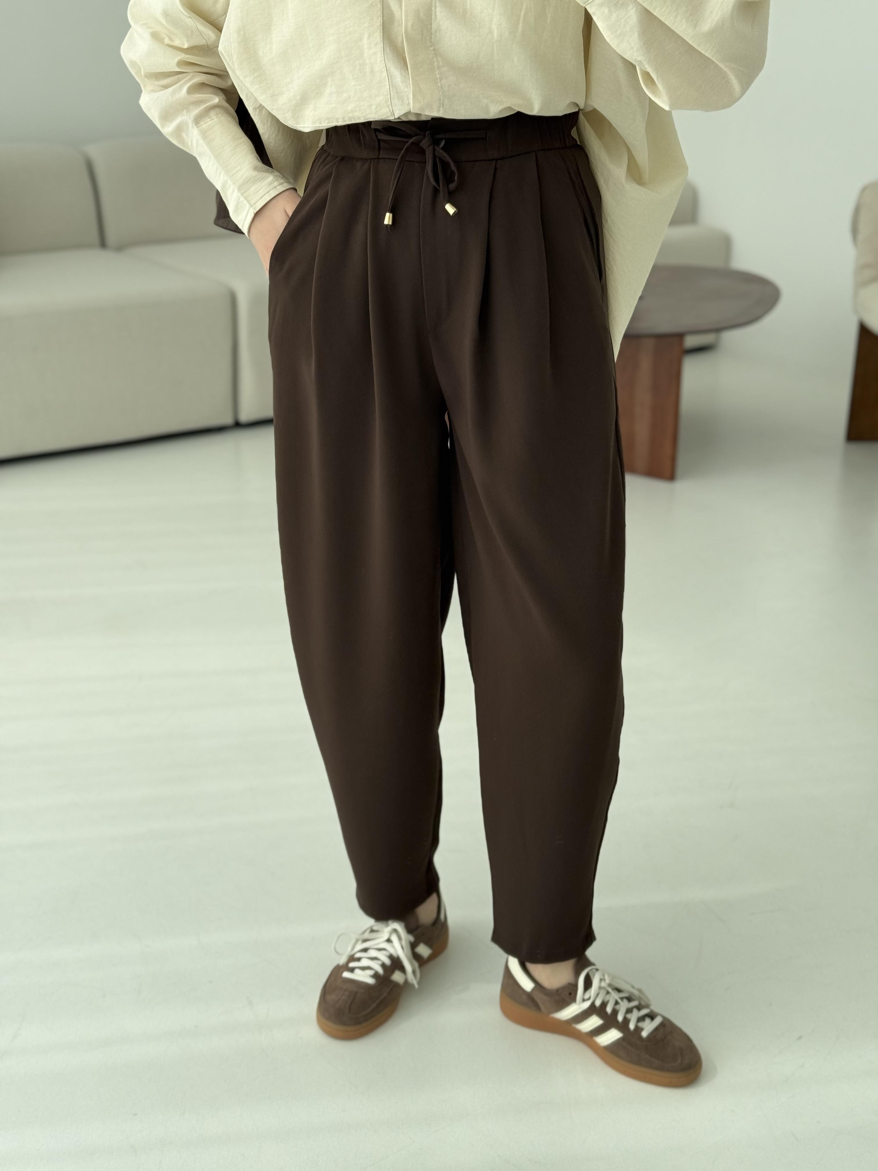 Krep Beli Lastikli Pantolon