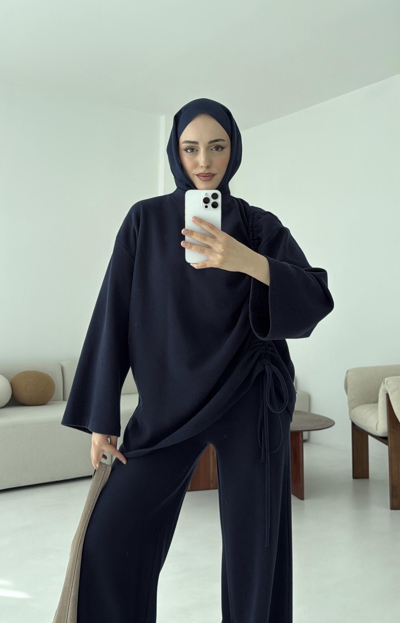 Bluzu Yandan Biyeli Takım Lacivert