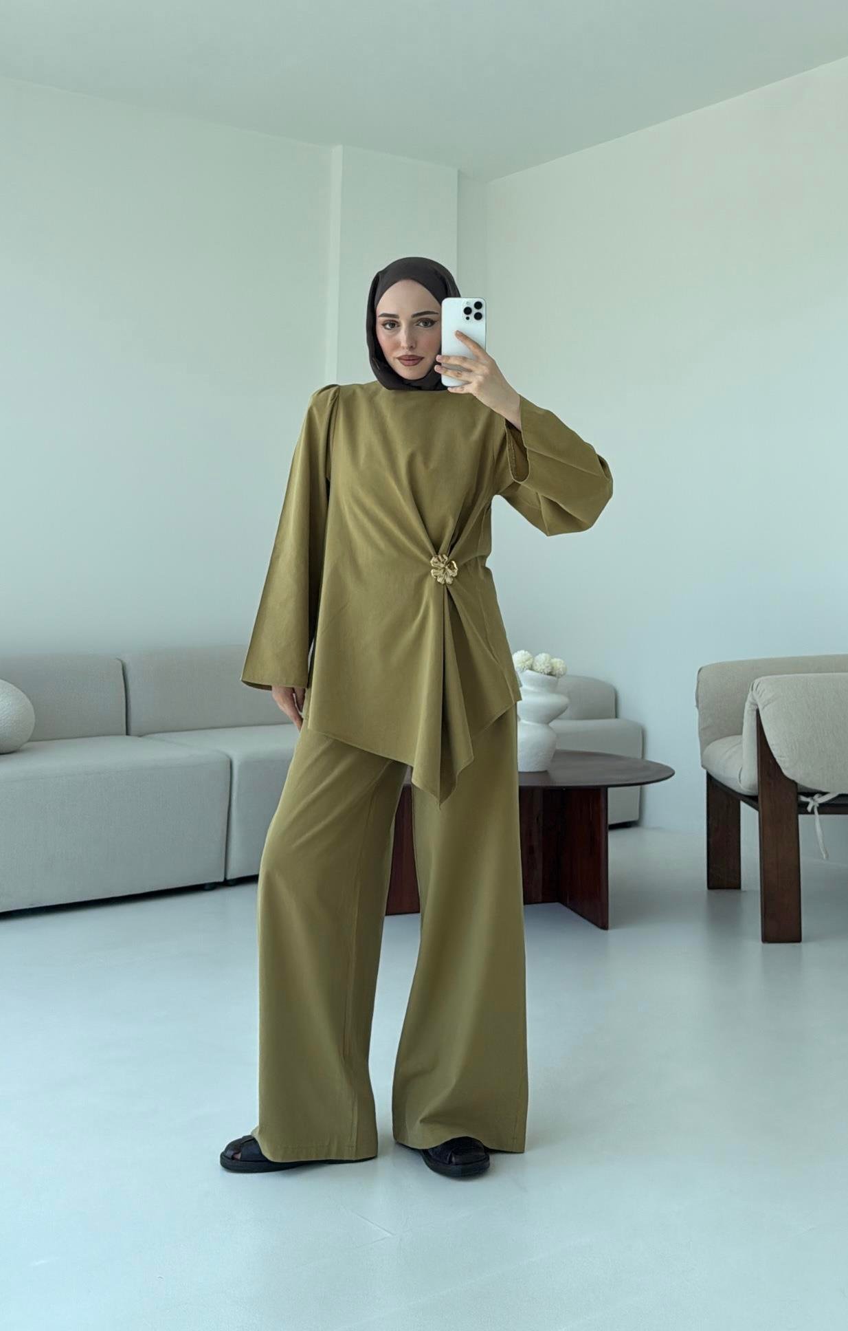 Broş Detay Bluz Takım Olive