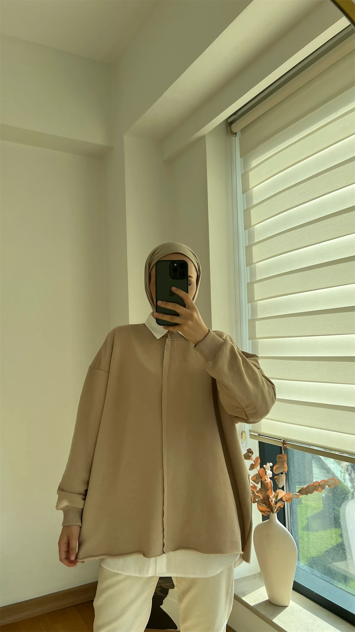 Altı Kesik Detaylı Sweatshirt Bej