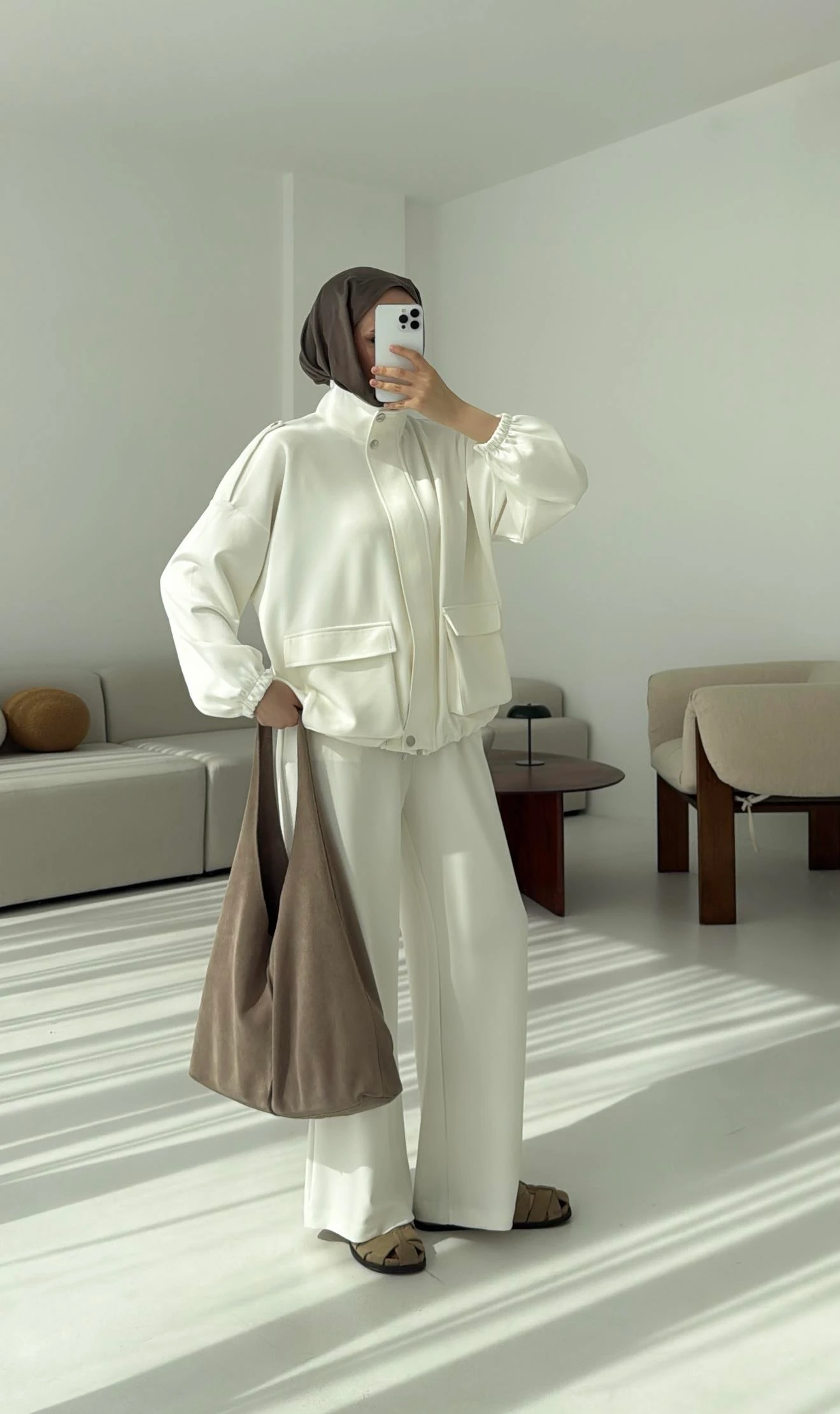 Omuz Apoletli Takım Beyaz