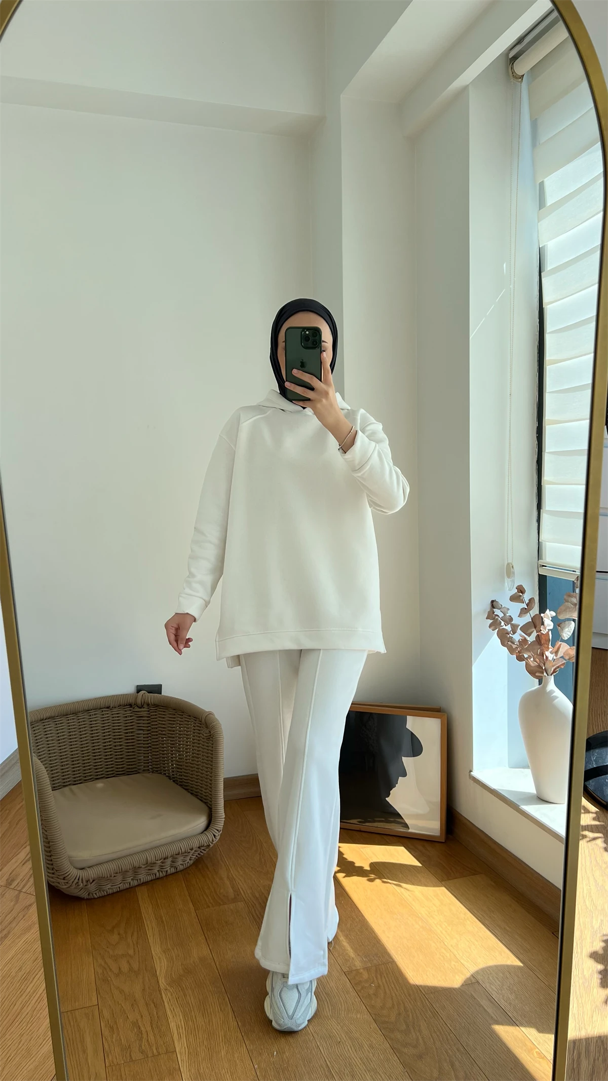 Yırtmaç Detaylı Takım Beyaz