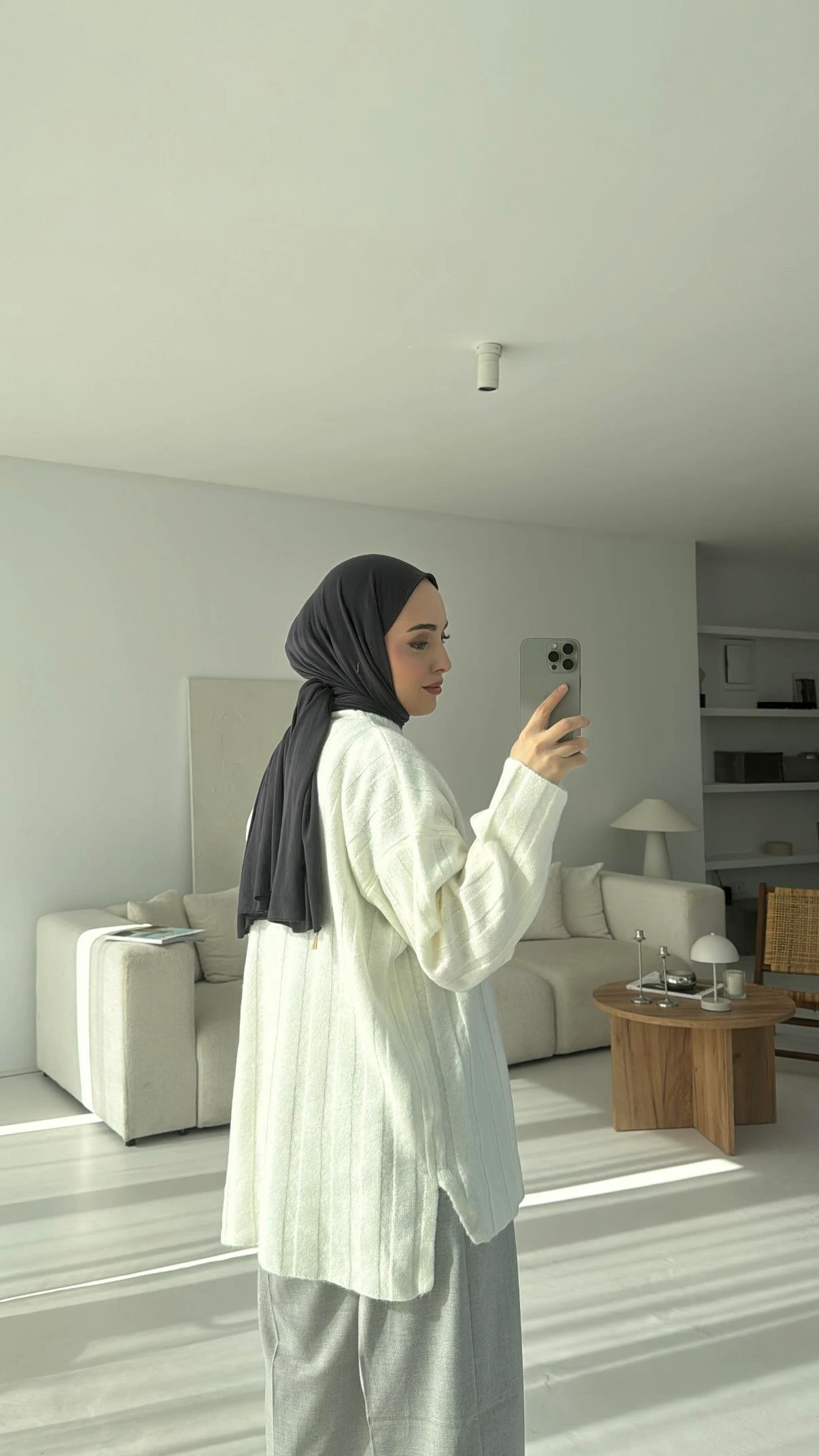 Yırtmaç Detaylı Triko Ekru