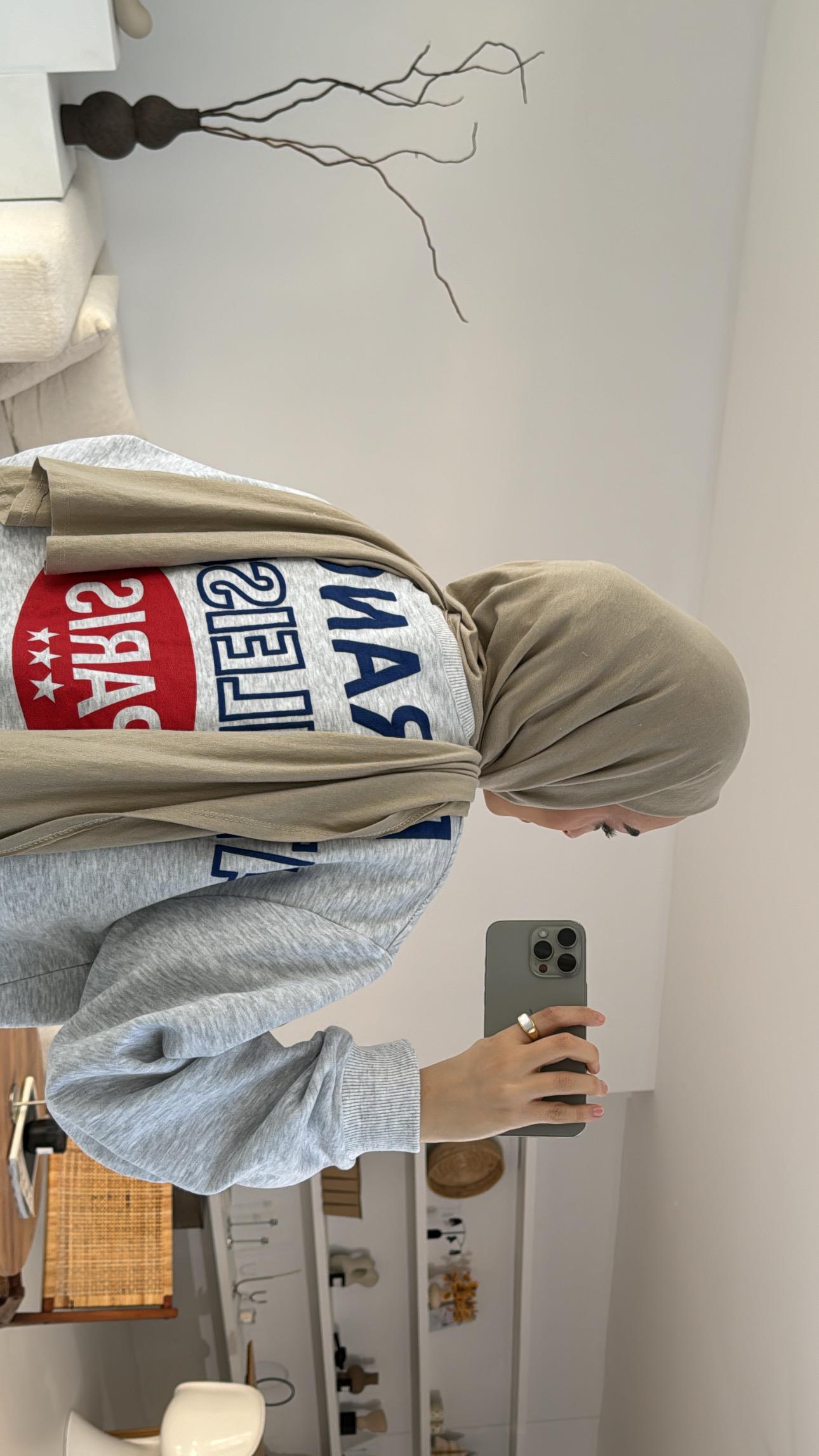 Gri Kırmızı Baskılı Sweatshirt