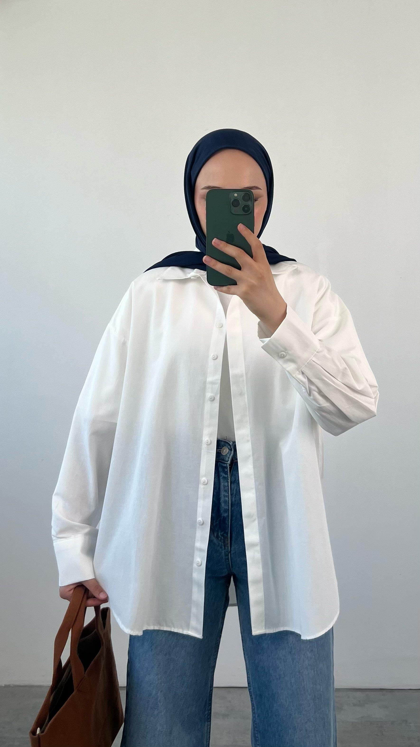 Basic Beyaz Gömlek