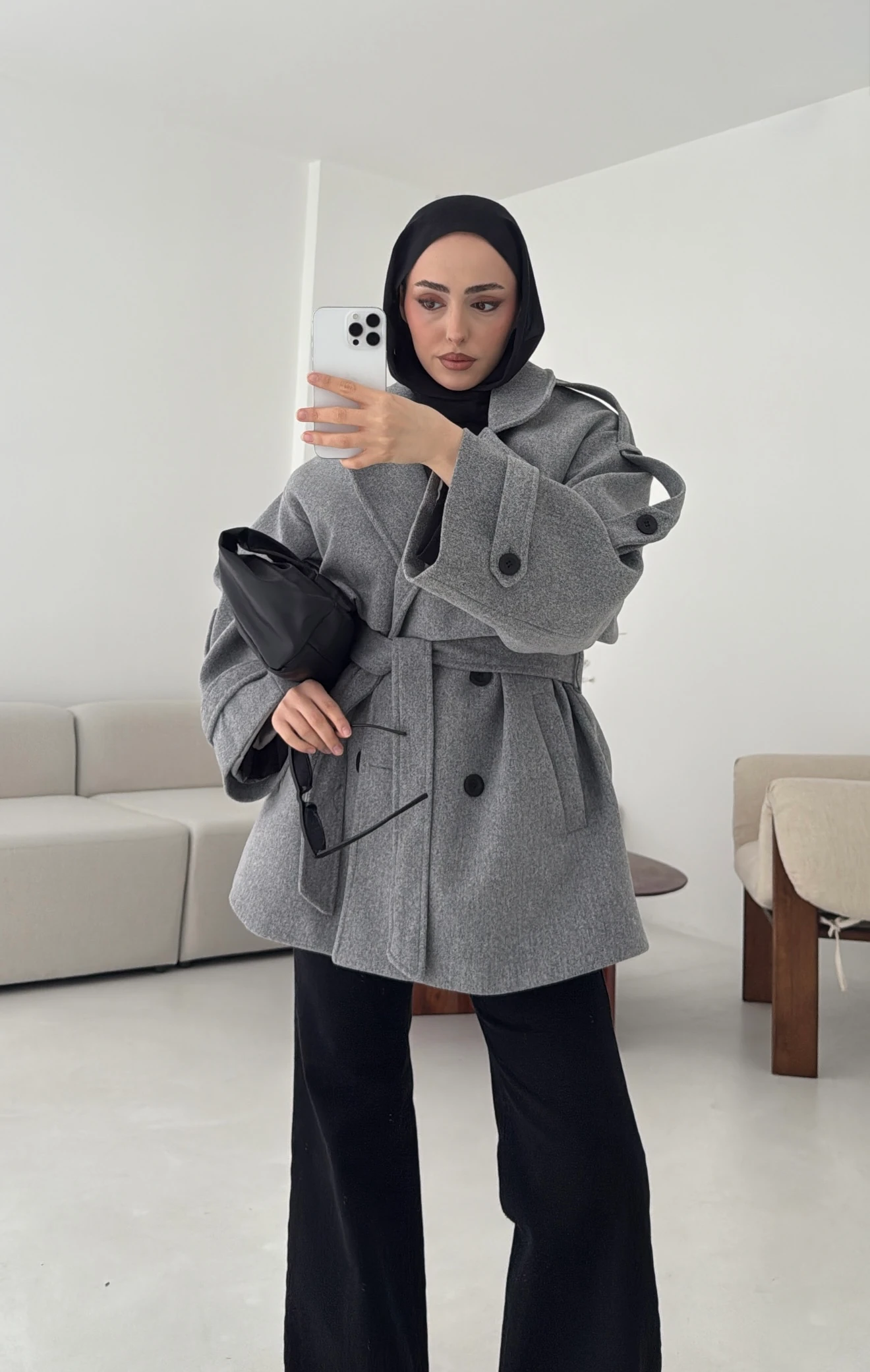 Gri Düğmeli Kol Manşetli Kaşe Kaban