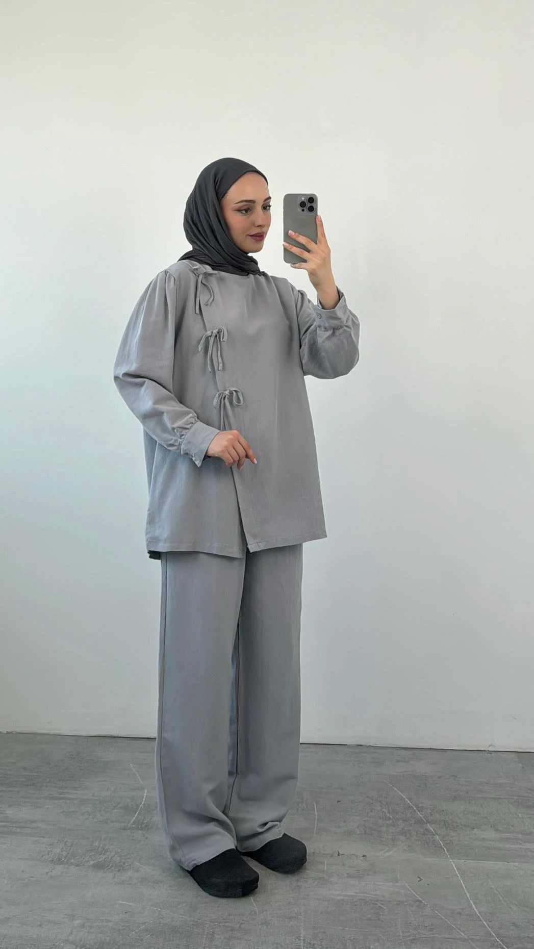 Hakim Yaka Gömlekli Takım Gri