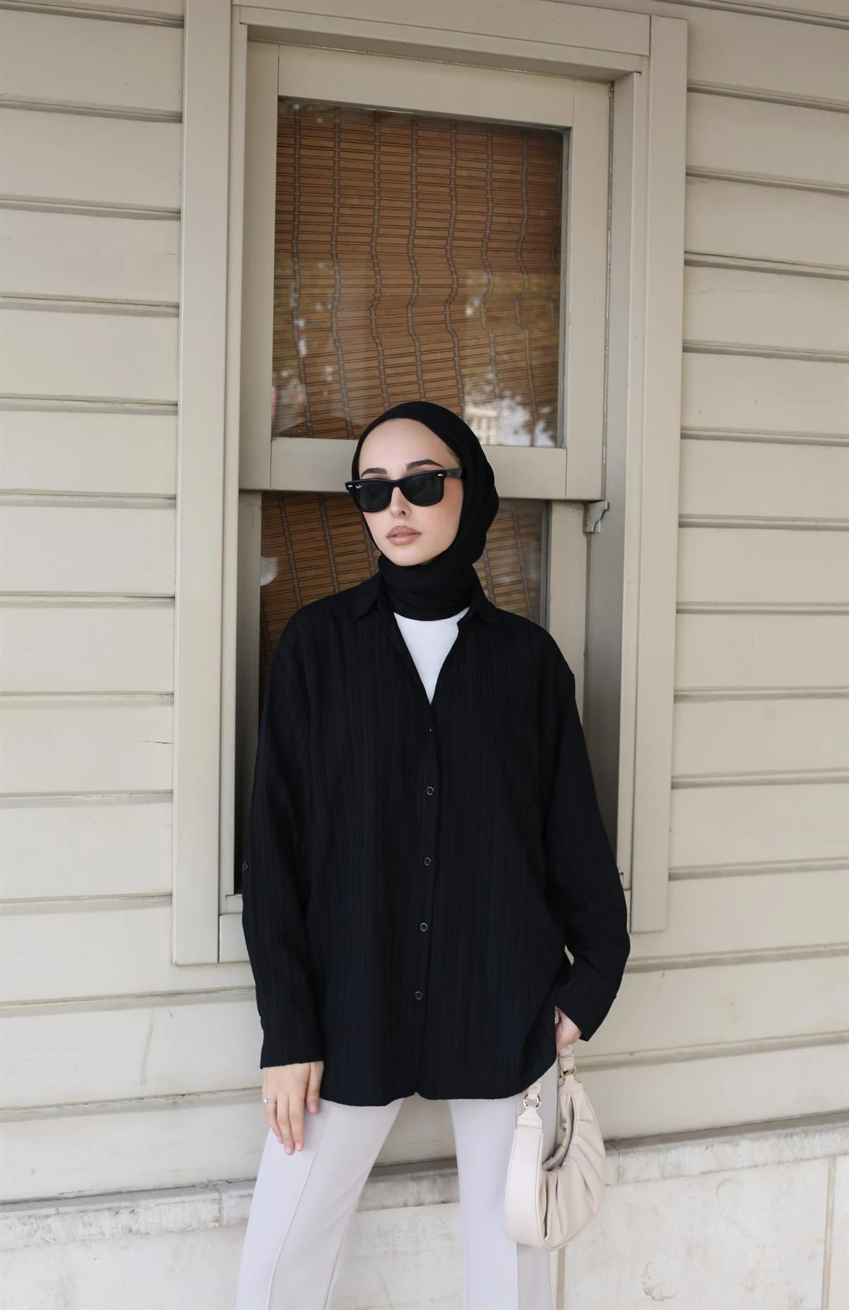 V Yaka Salaş Gömlek Siyah