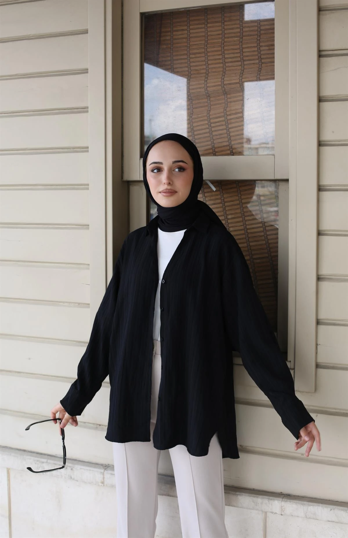 V Yaka Salaş Gömlek Siyah