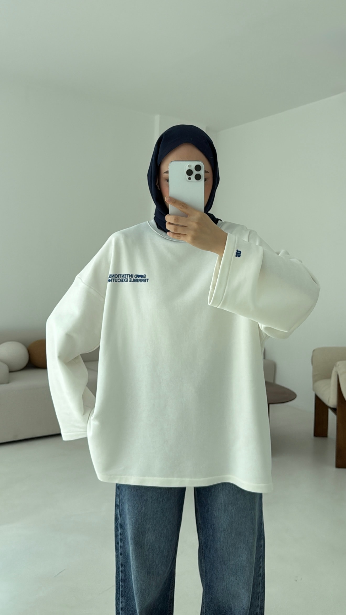 Nakışlı Oversize Sweatshirt Beyaz