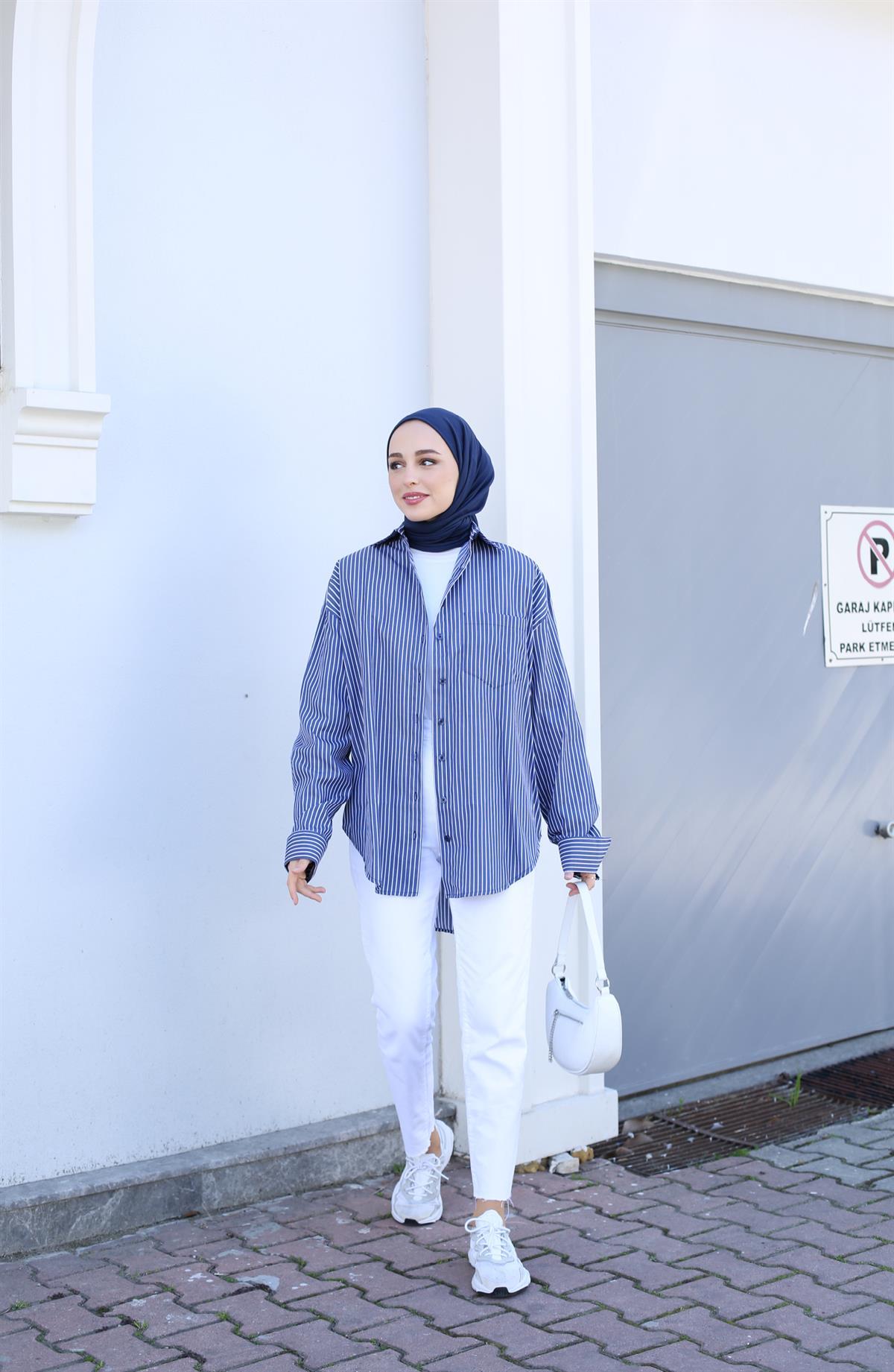 Tek Cep Detaylı Çizgili Gömlek Lacivert