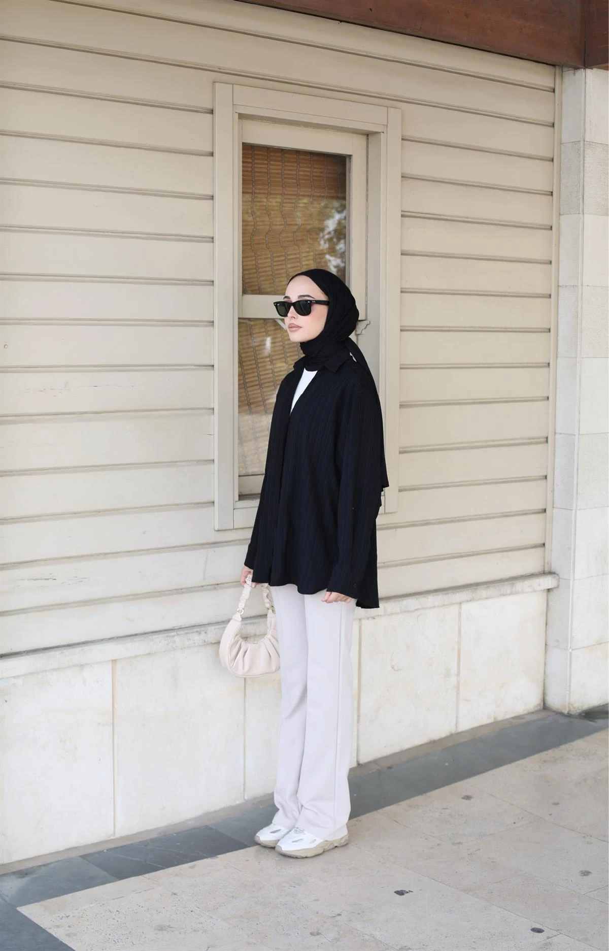 V Yaka Salaş Gömlek Siyah