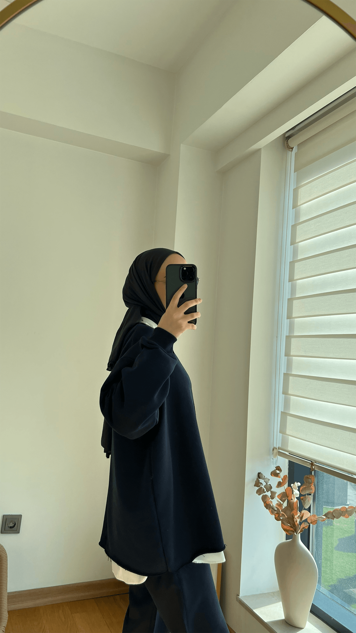 Altı Kesik Detaylı Sweatshirt Lacivert