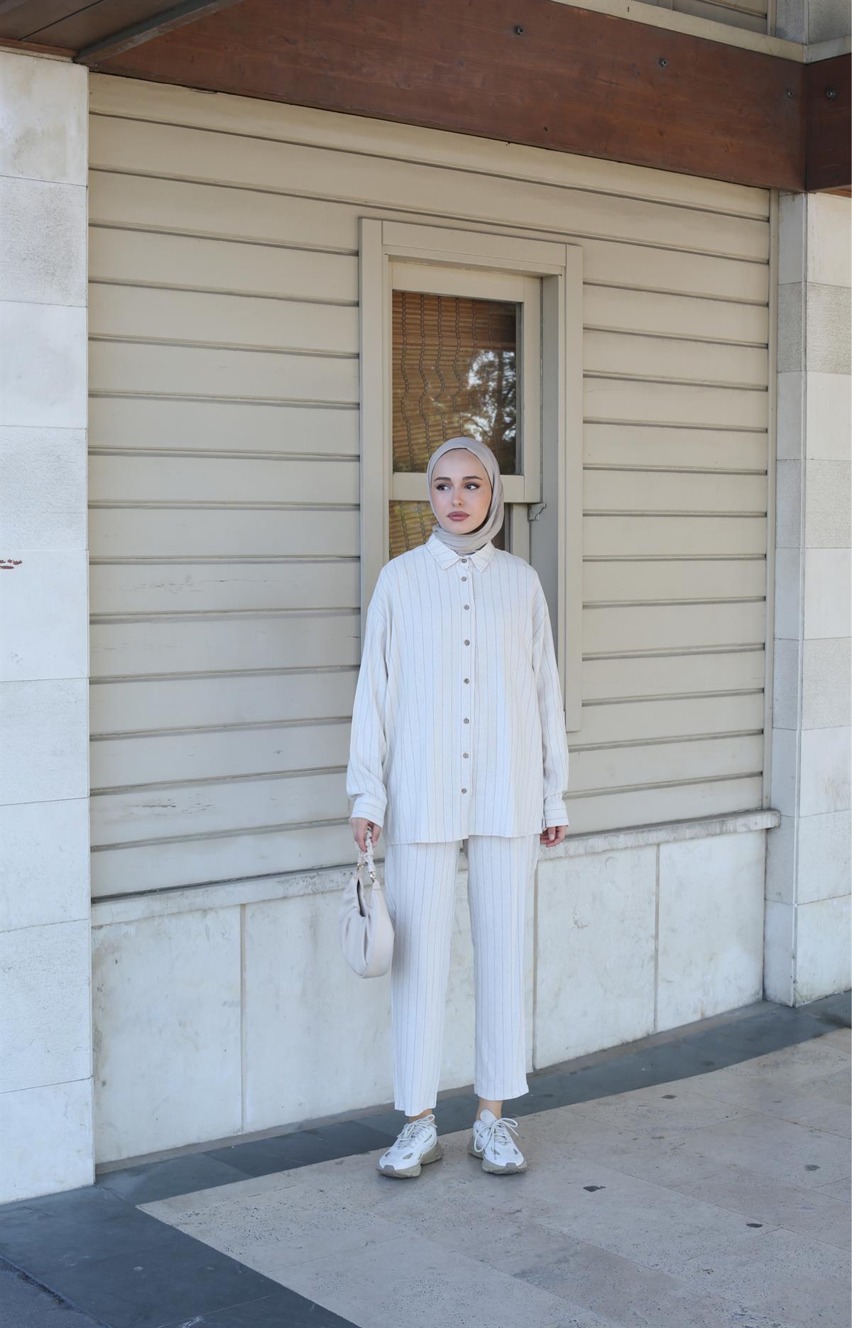 Keten Çizgili Gömlekli Takım Vizon