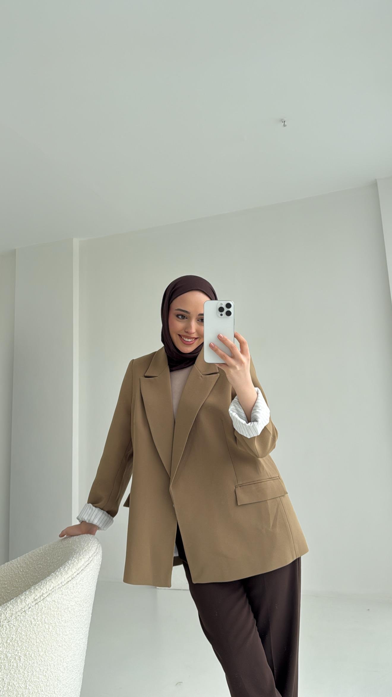 Kolu Katlamalı Blazer Ceket