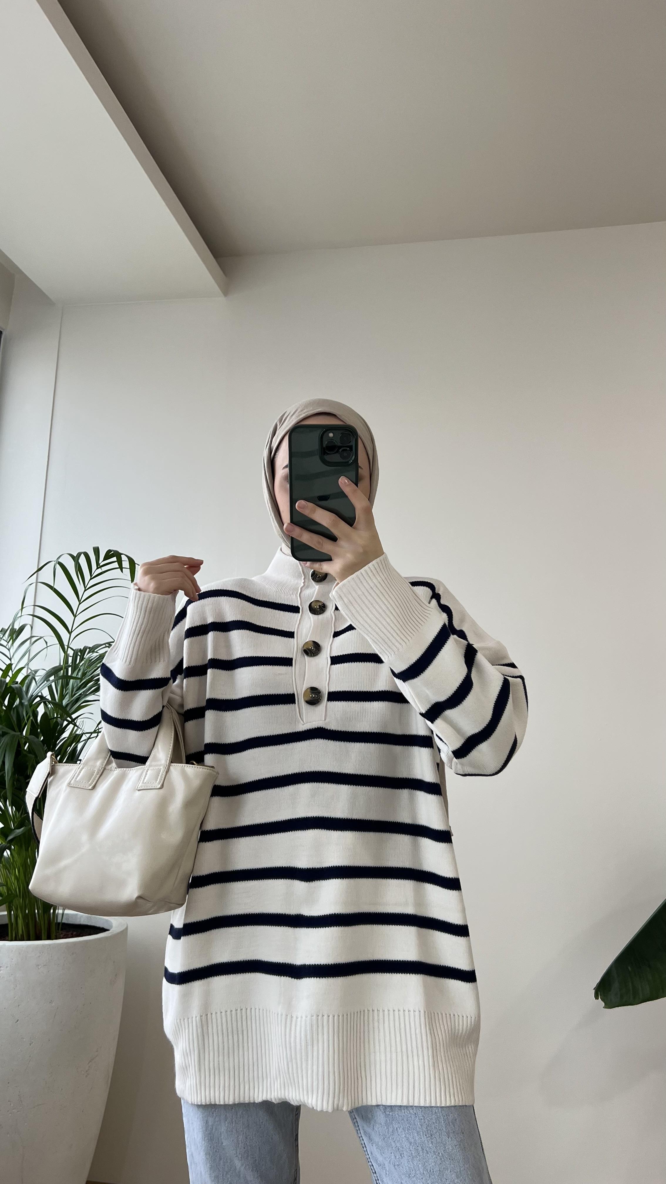 Düğmeli Triko Krem Lacivert