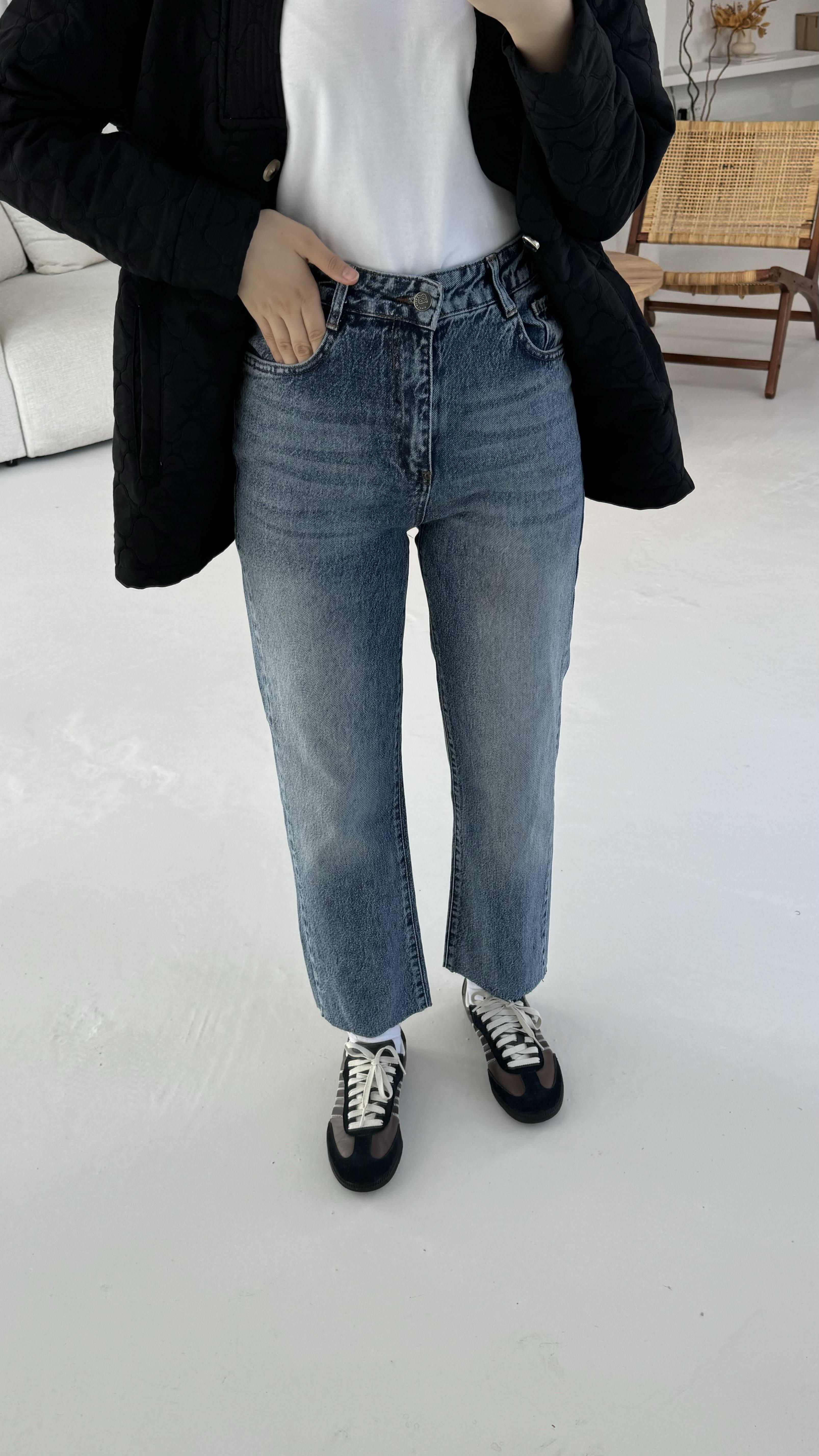 Premium Paçası Kesik Jean