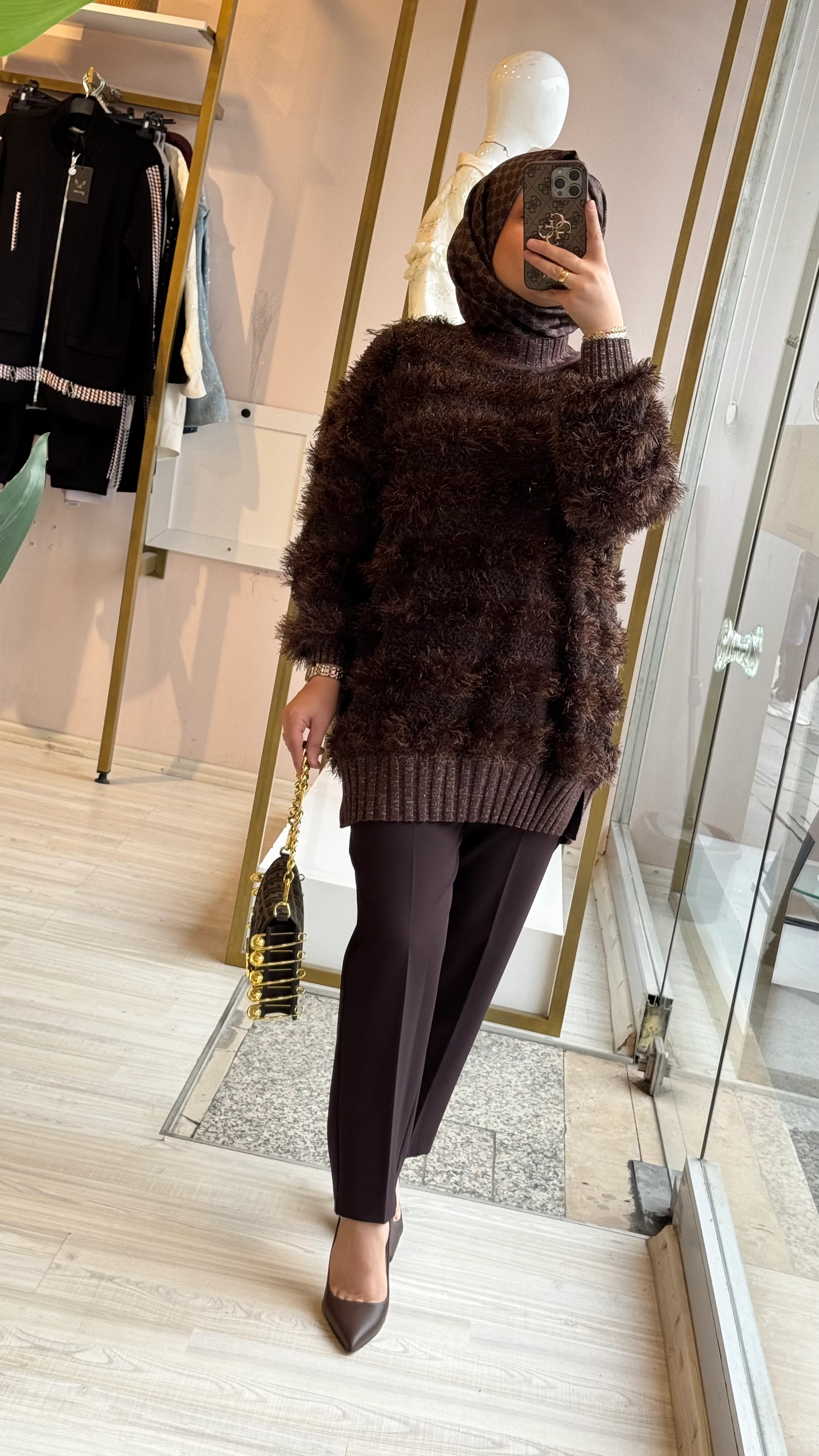 Ghisa Sakallı Triko 