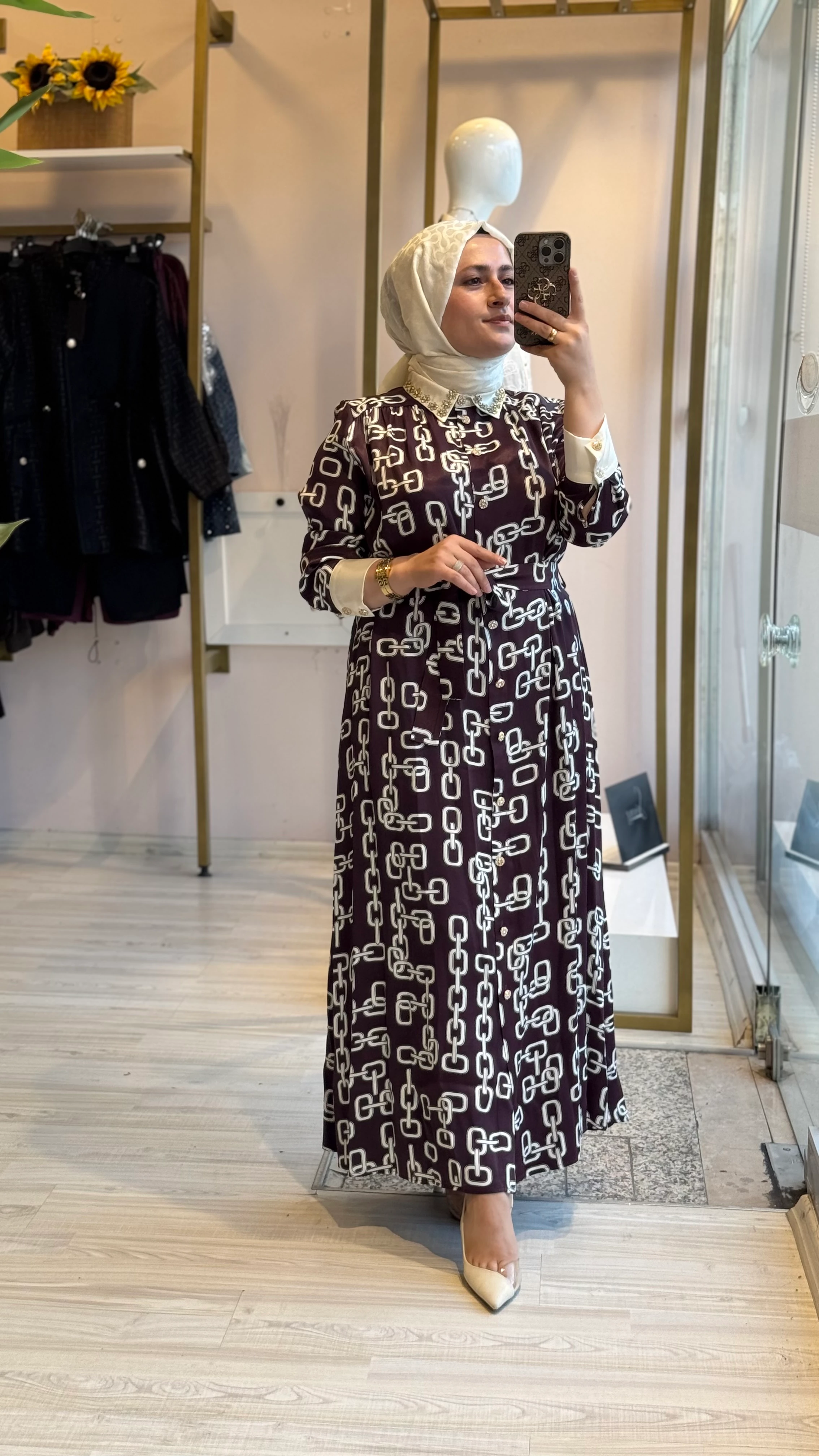 Ghisa Zincir Desen Elbise