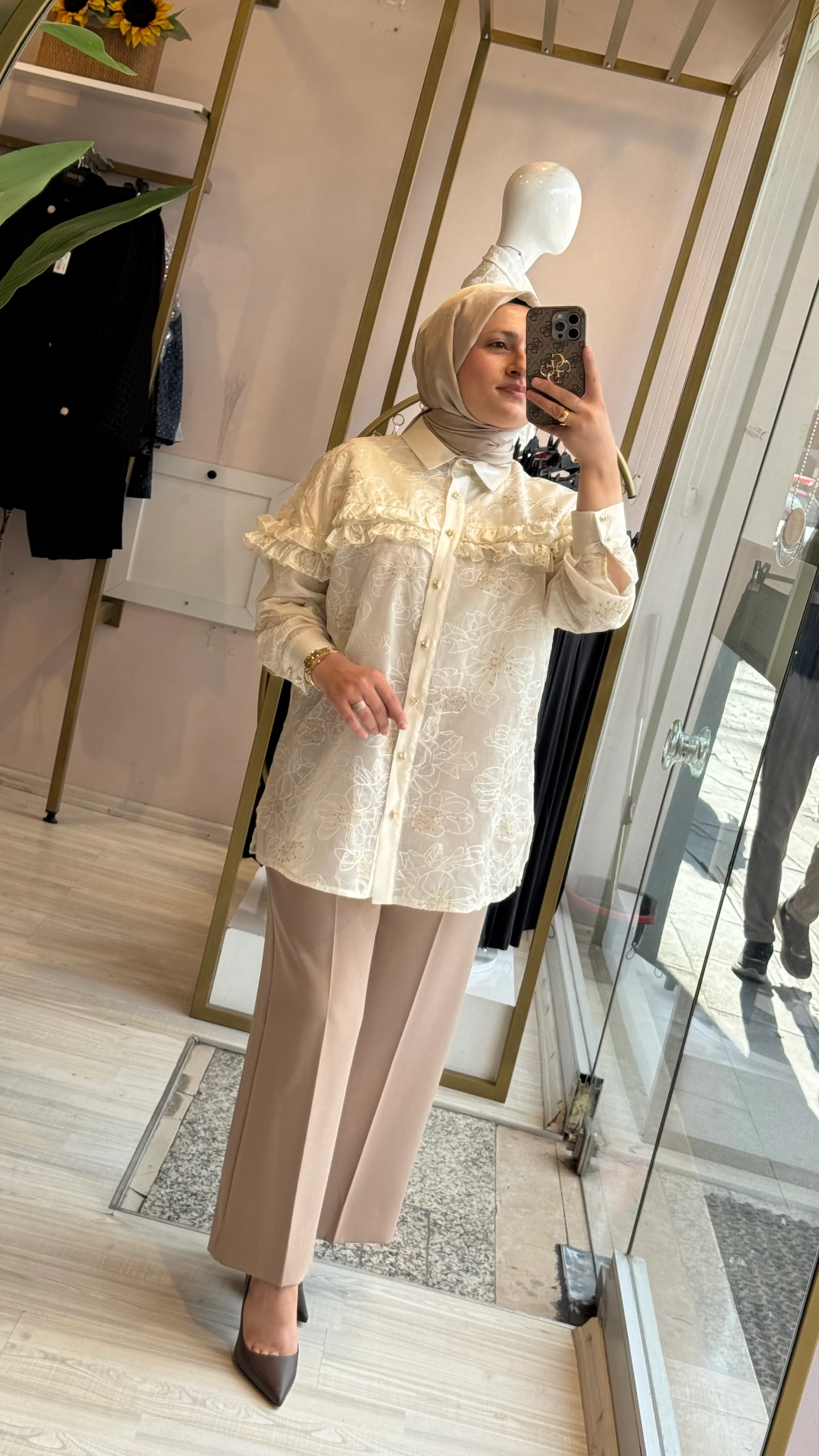 Ghisa Yaldız Detaylı Gömlek