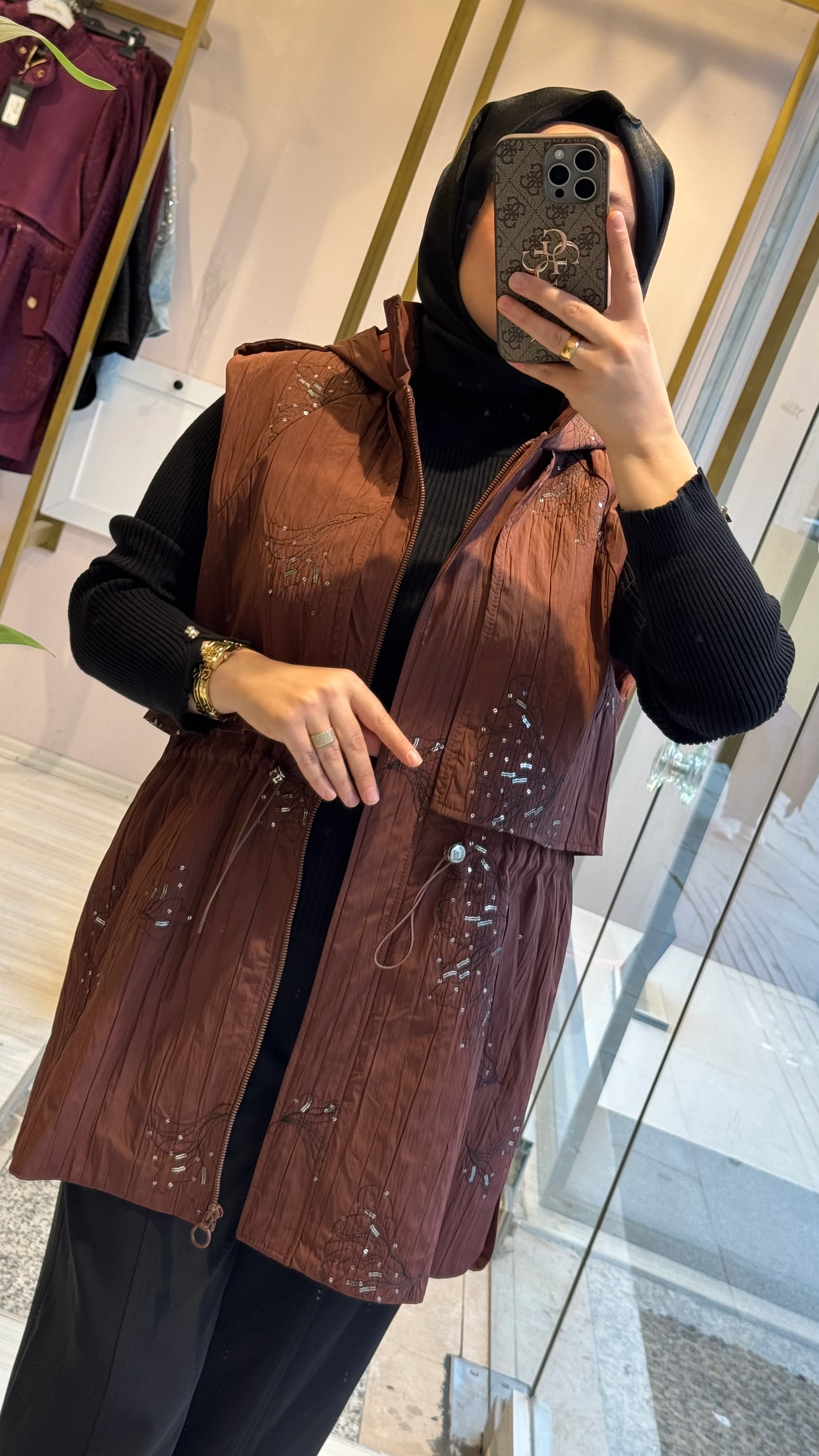 Ghisa İşlemeli Yelek