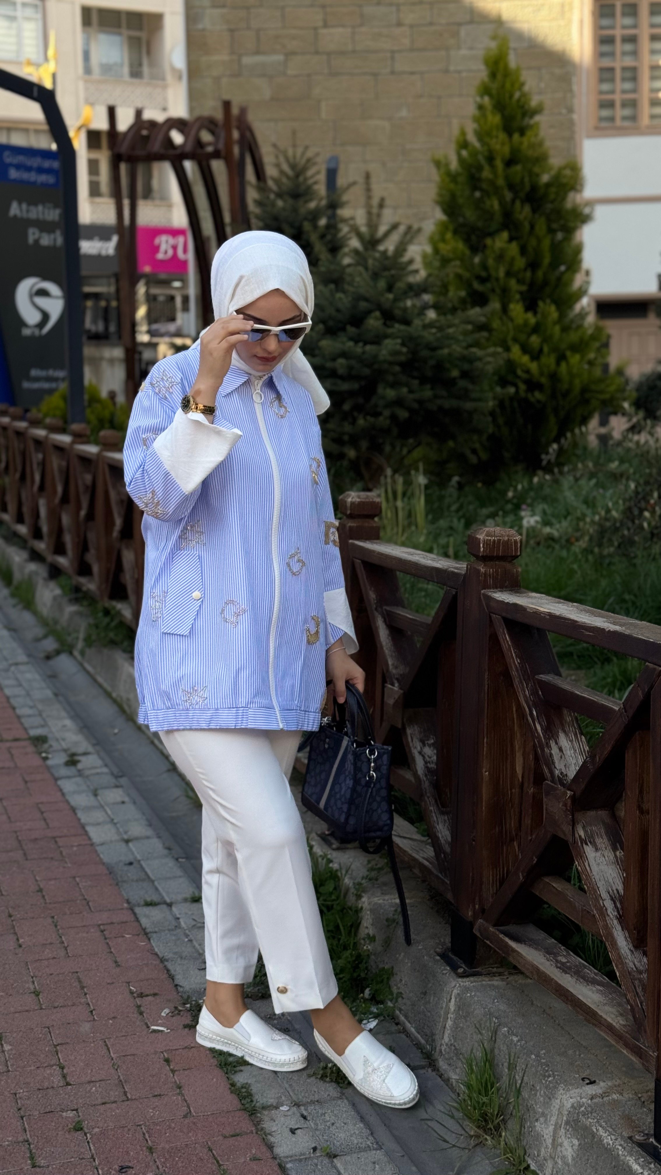 Ghisa İşlemeli Tunik