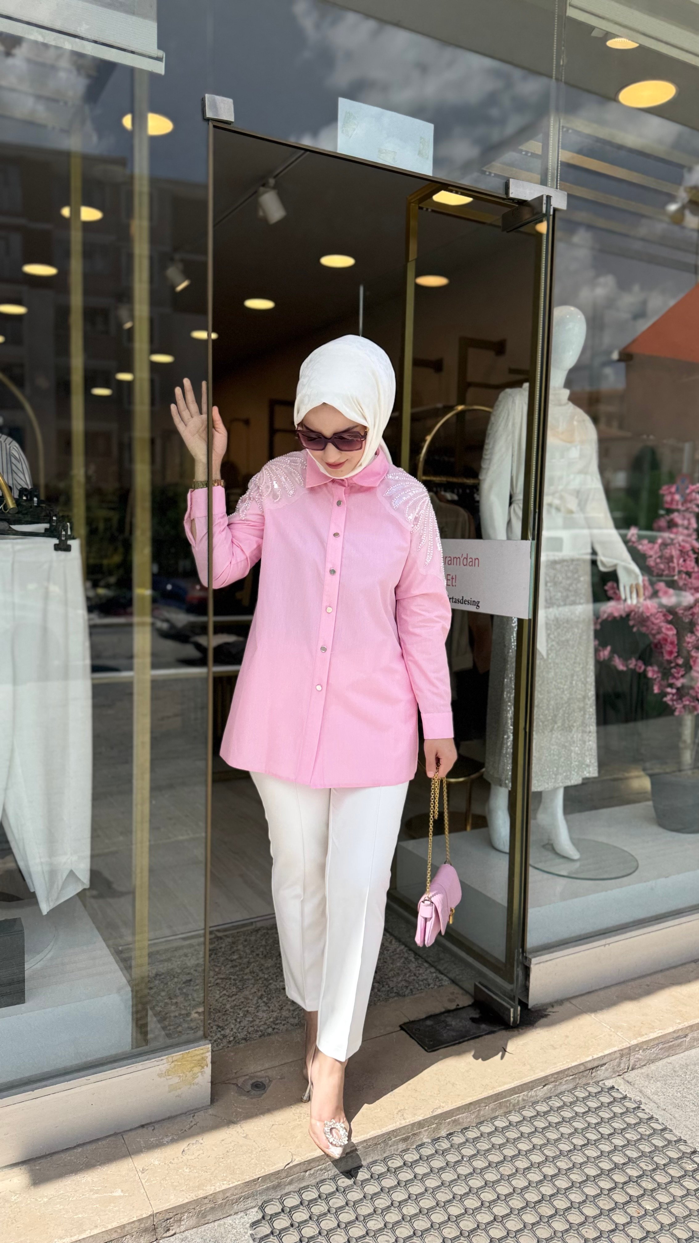 Selinada Taşlı Poplin Gömlek