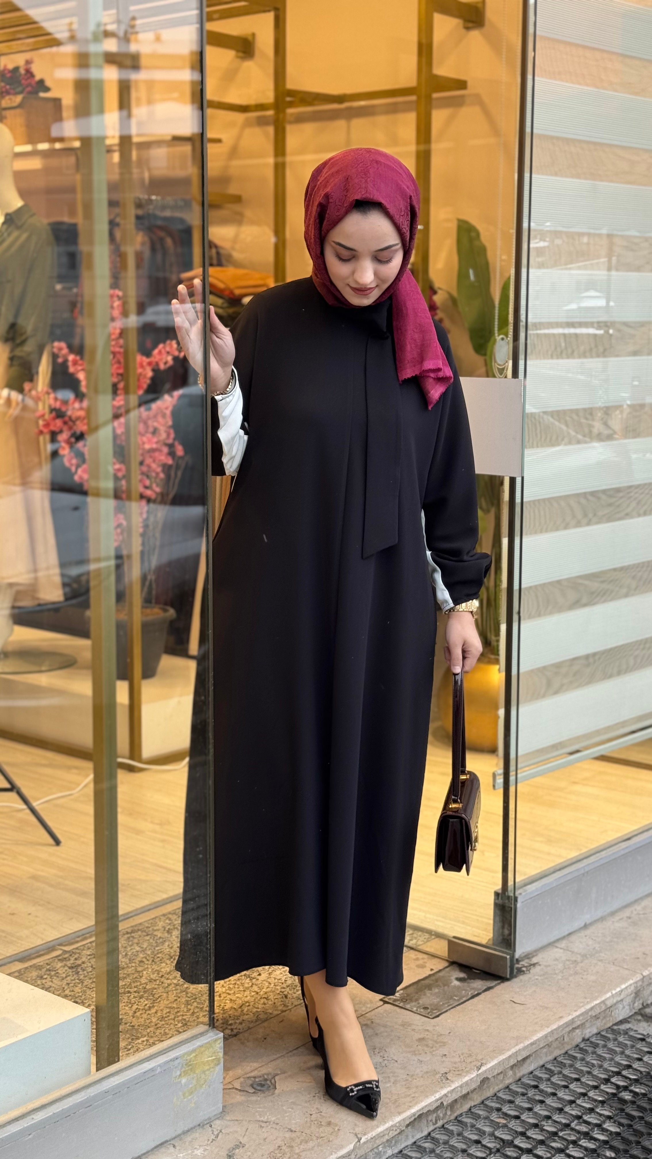 Ghisa Elbise 