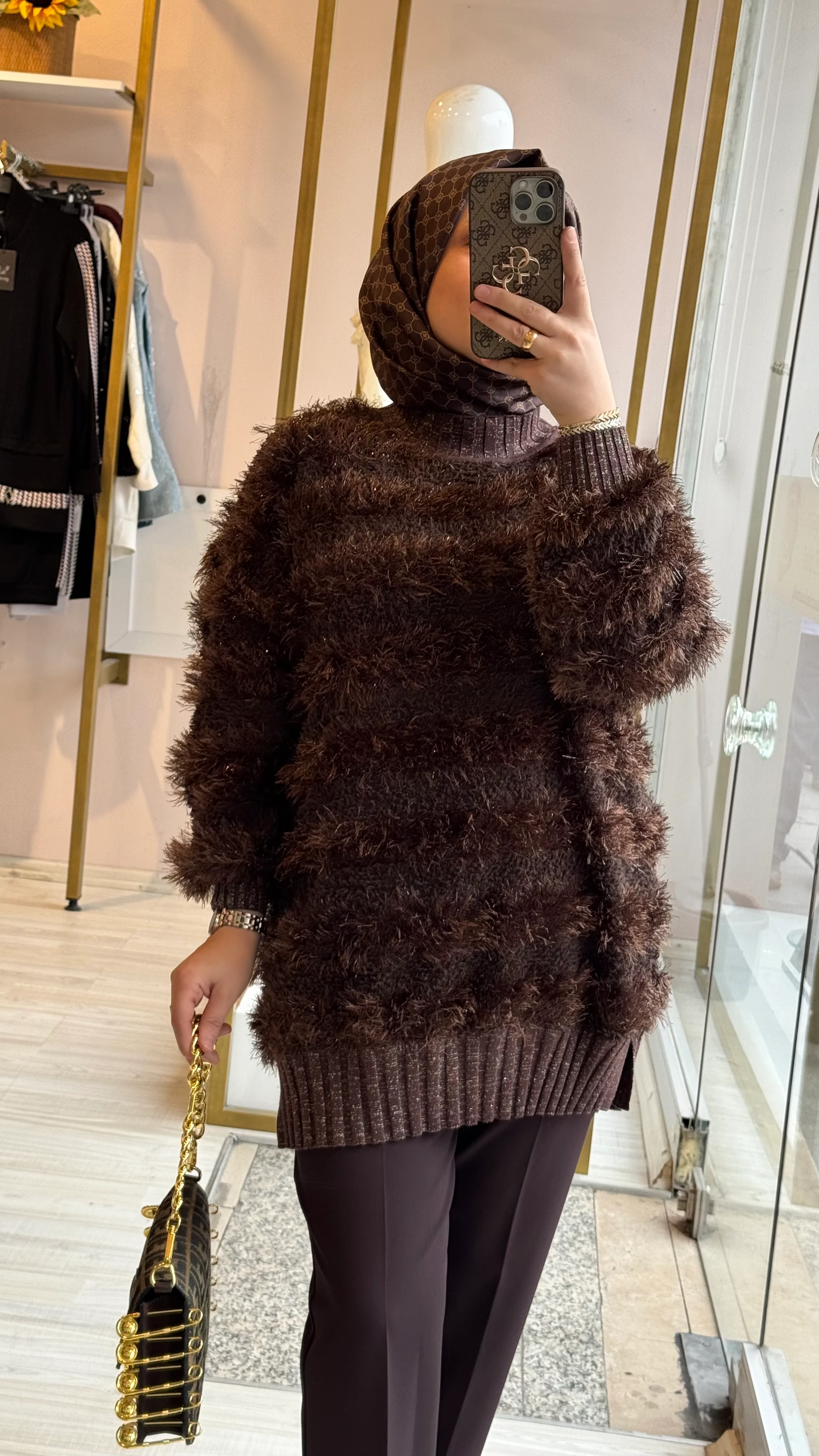 Ghisa Sakallı Triko 