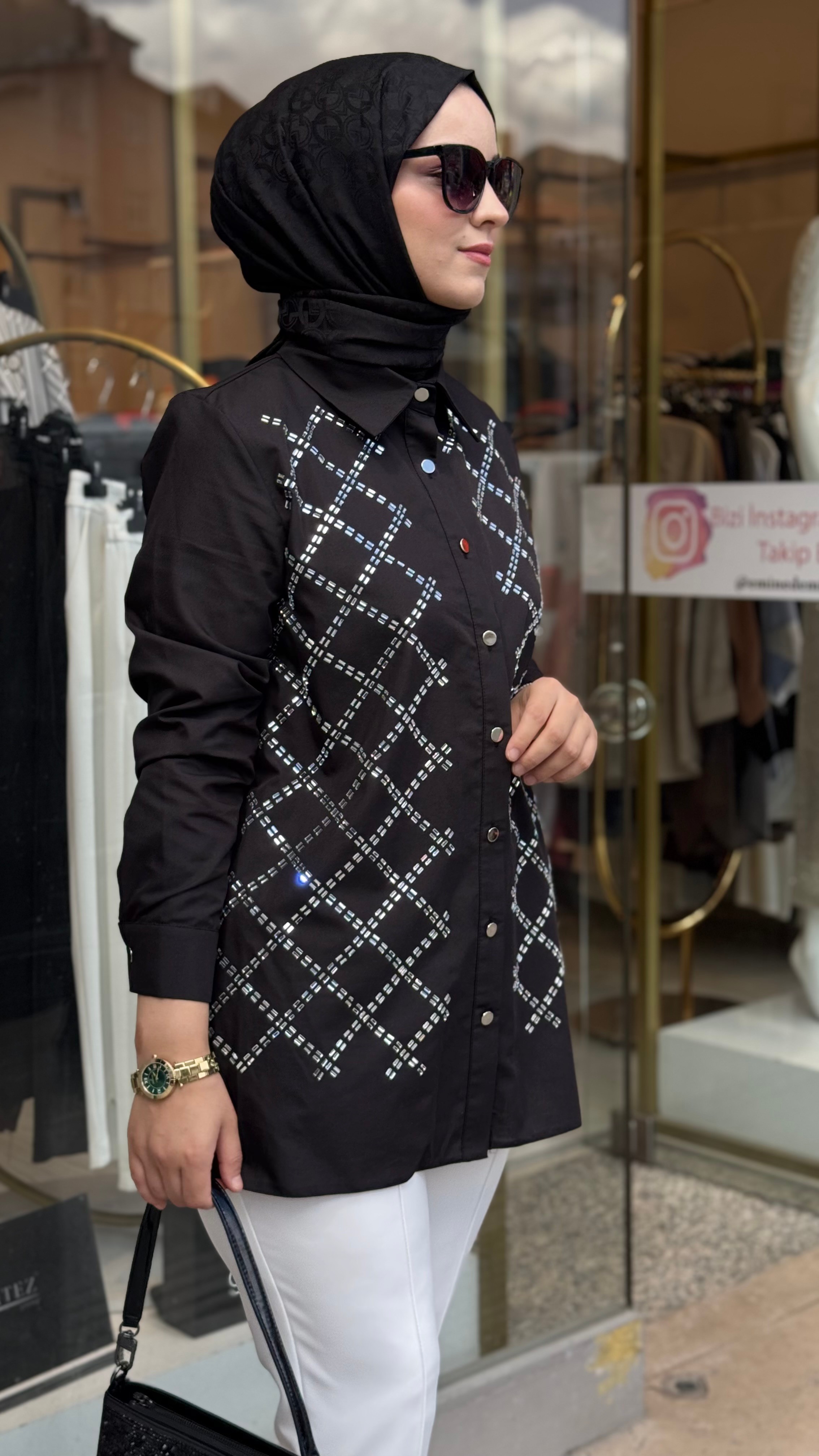 Selinada Taşlı Poplin Gömlek
