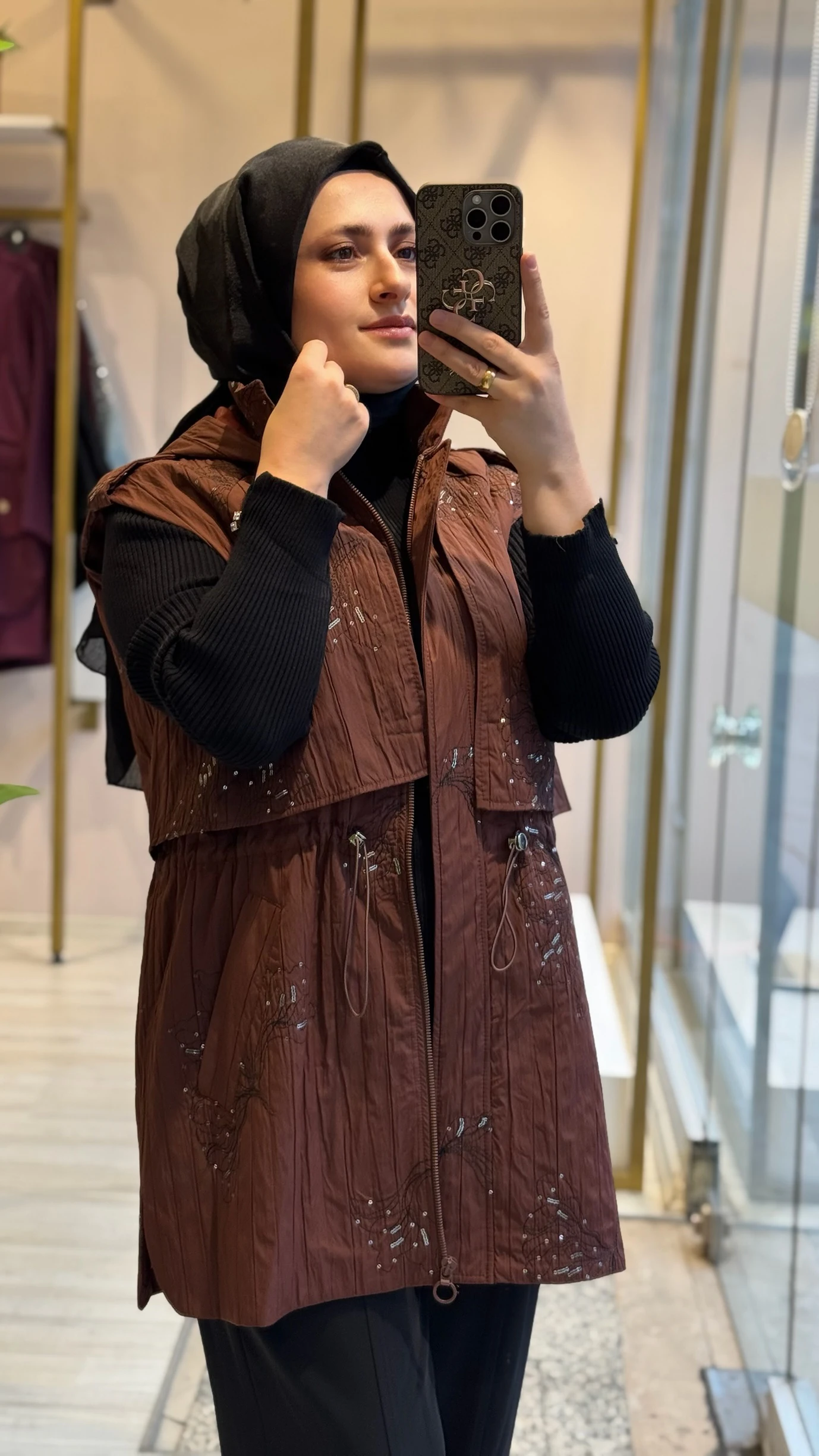 Ghisa İşlemeli Yelek