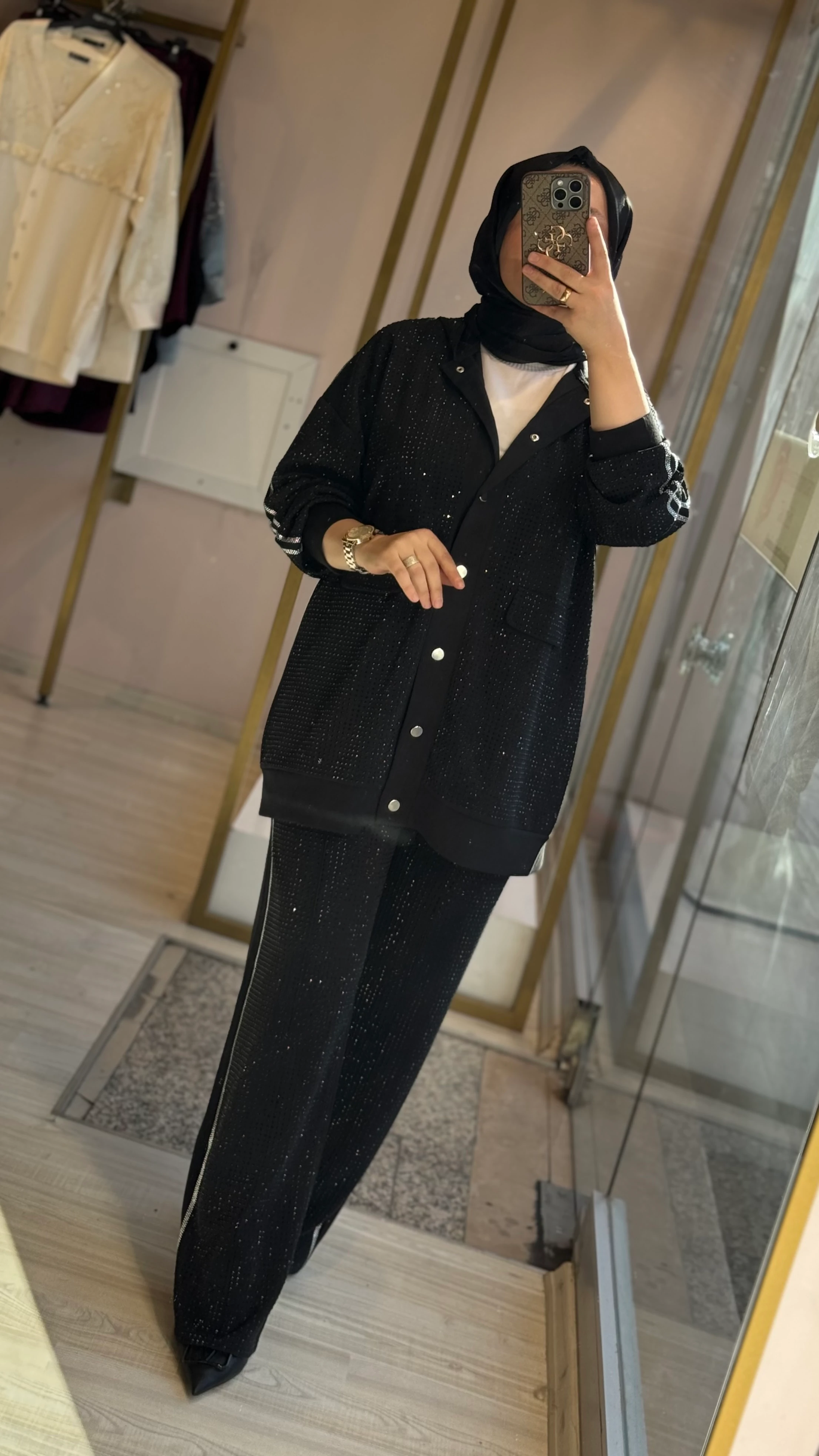 Ghisa Taşlı Takım