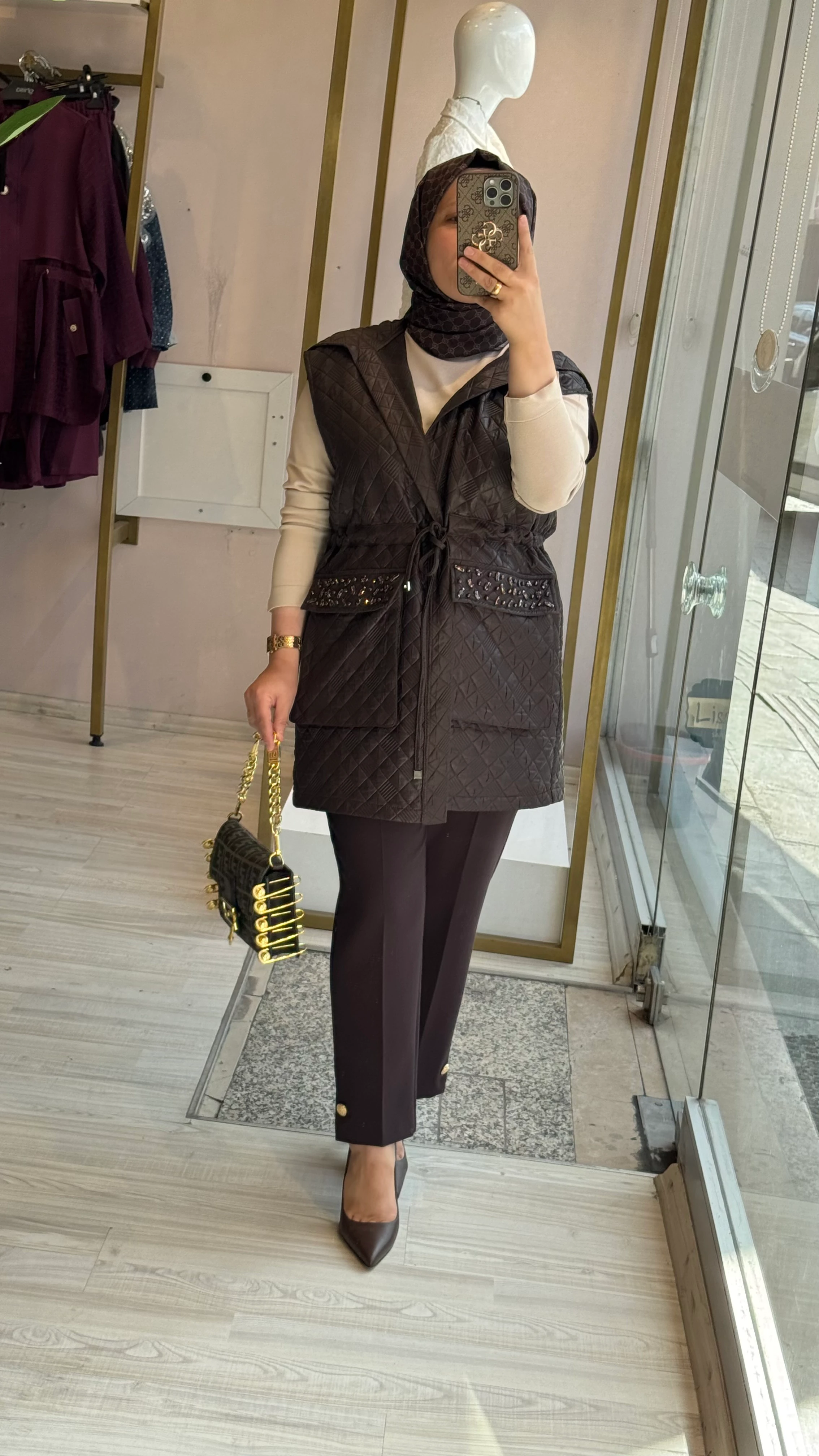 Nuss Cebi Taşlı Yelek