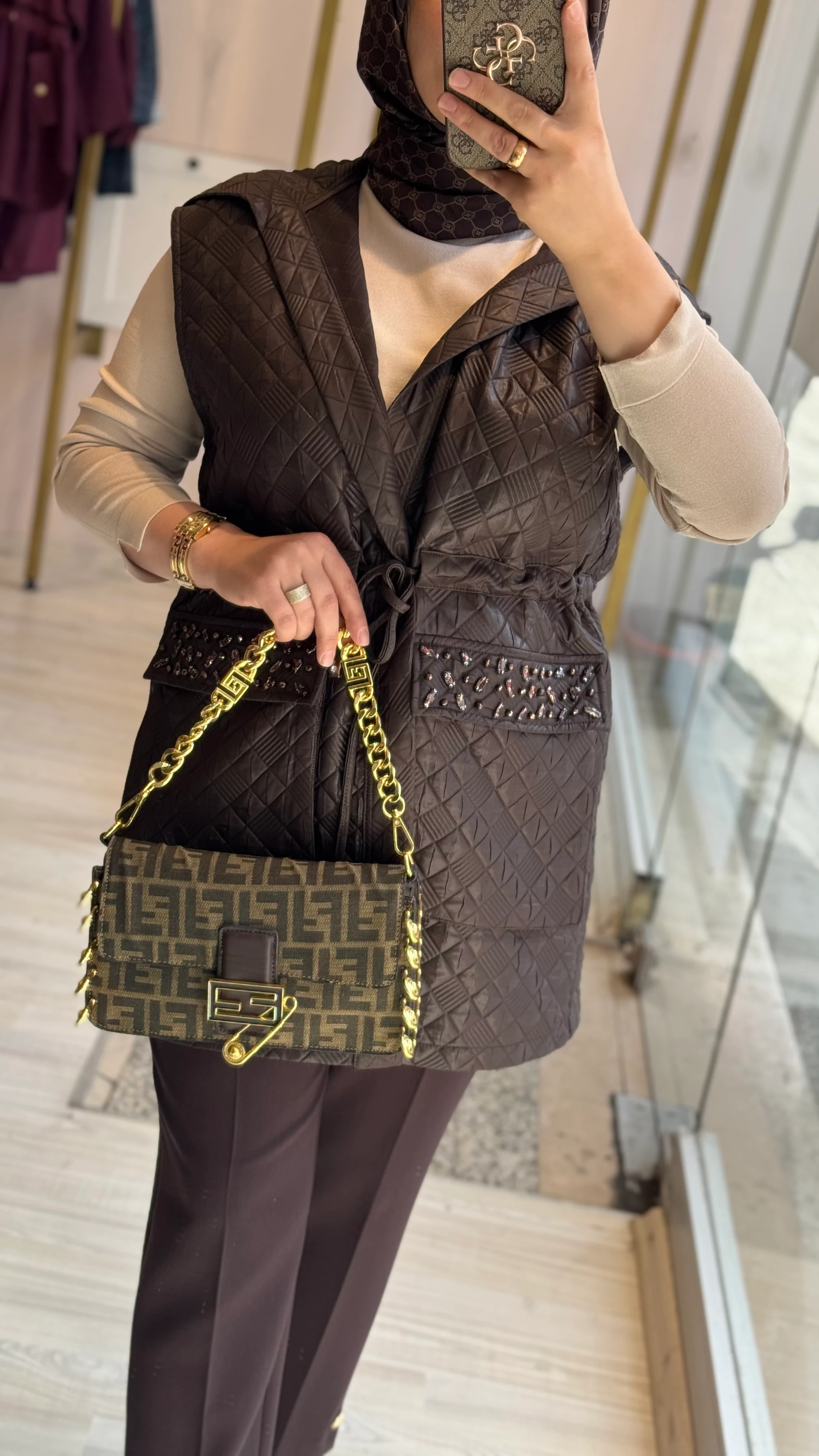 Nuss Cebi Taşlı Yelek