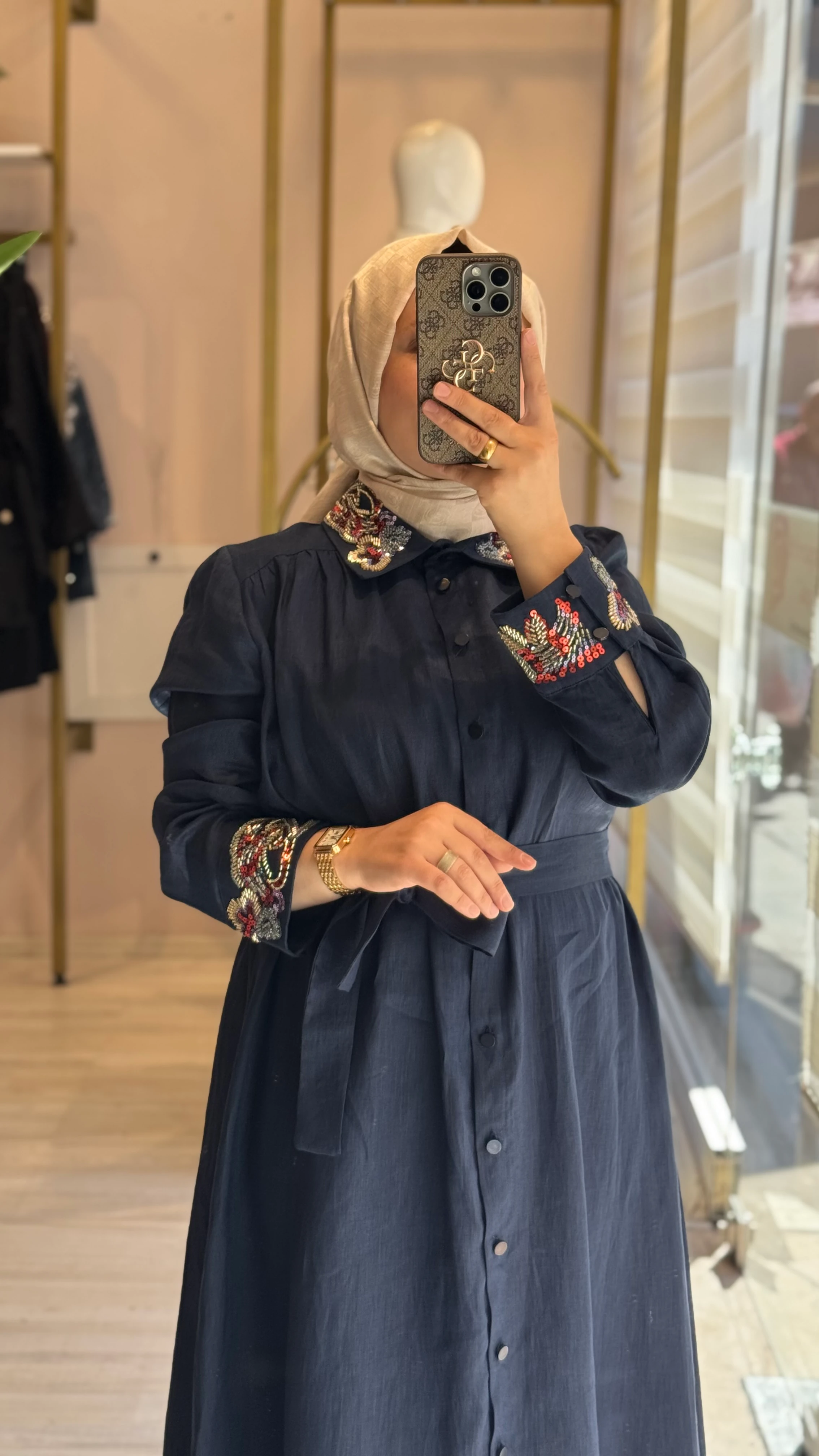 Ghisa İşlemeli Keten Elbise