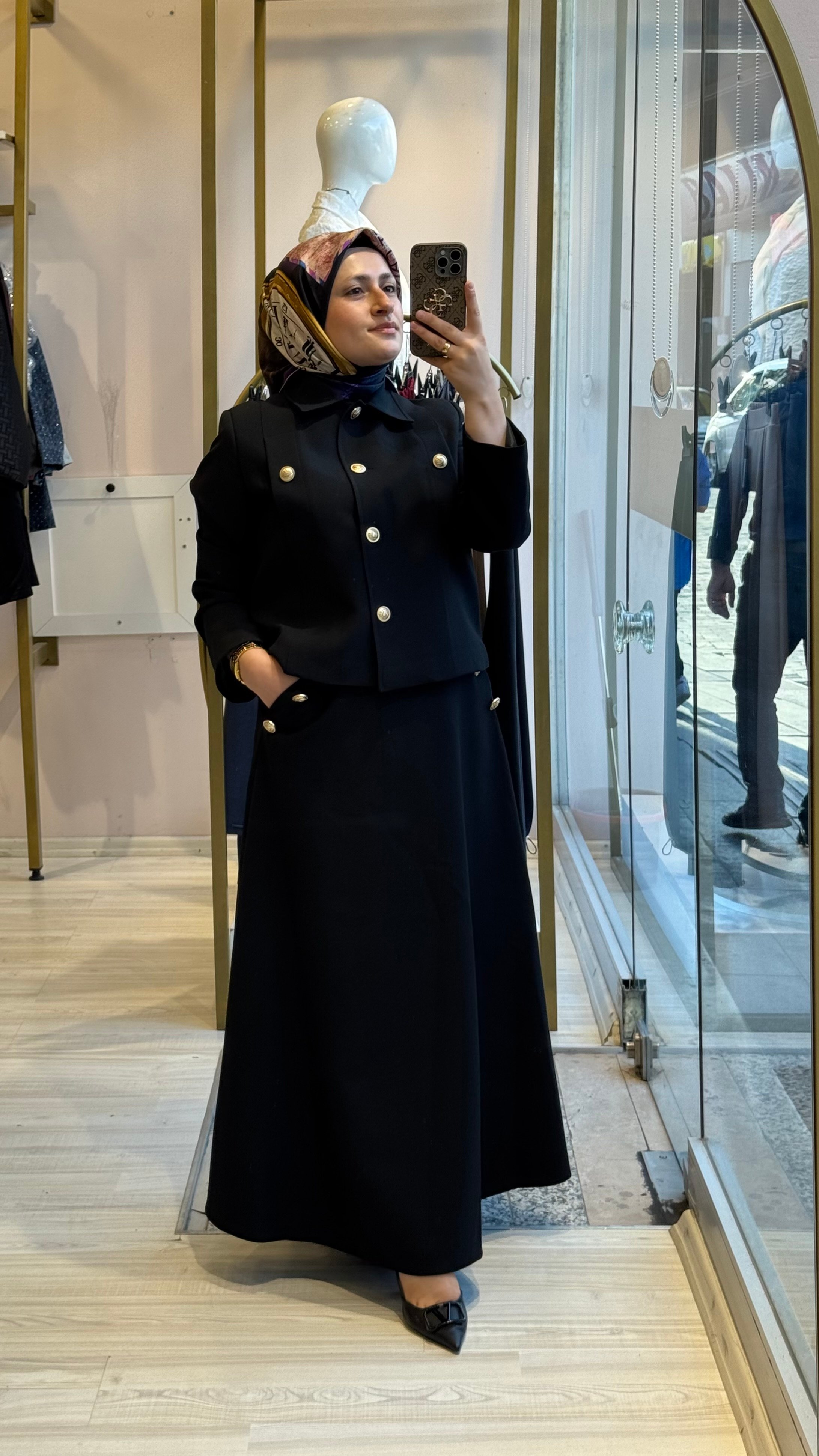 Ghisa Etekli Şık Takım