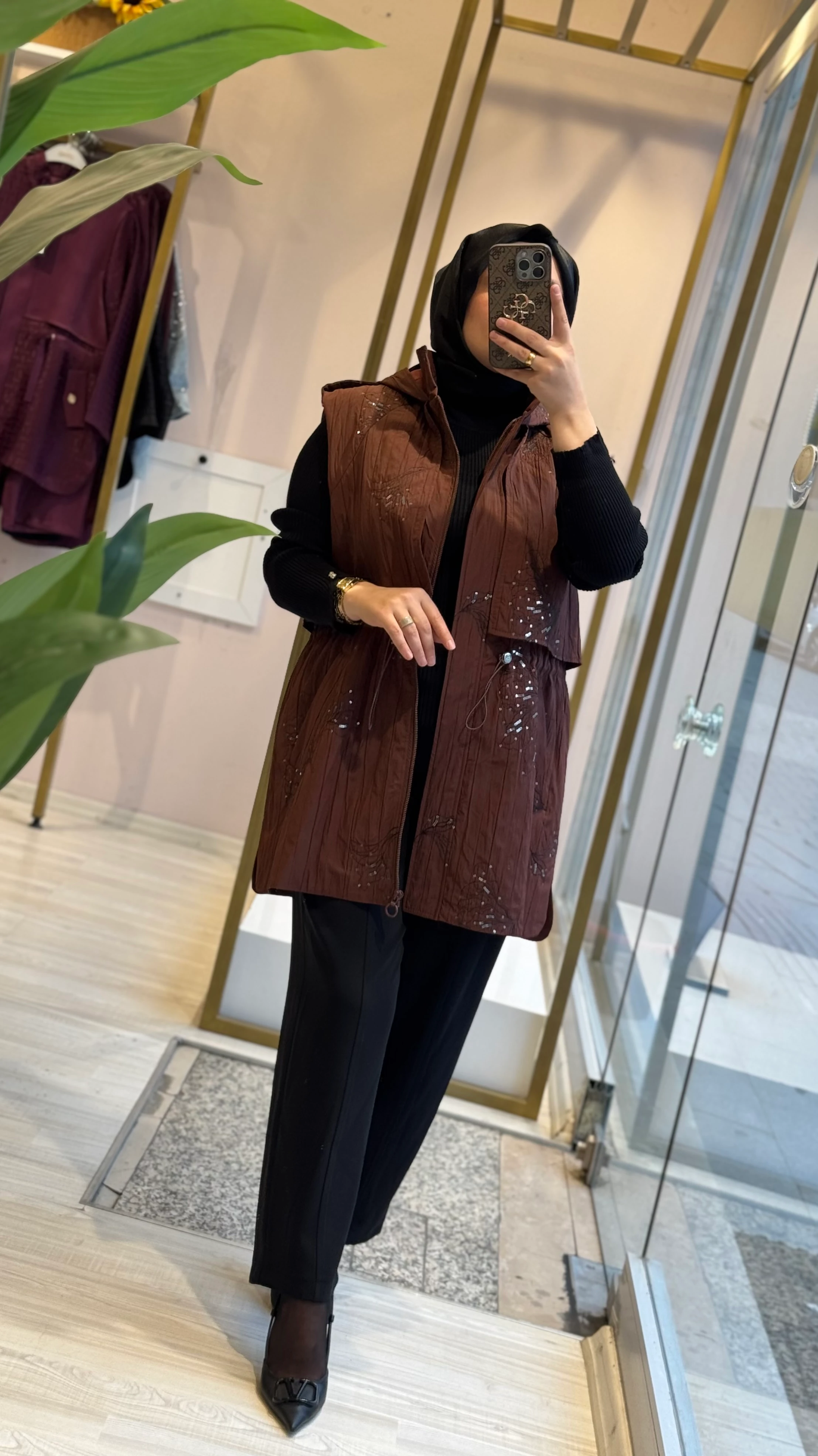 Ghisa İşlemeli Yelek