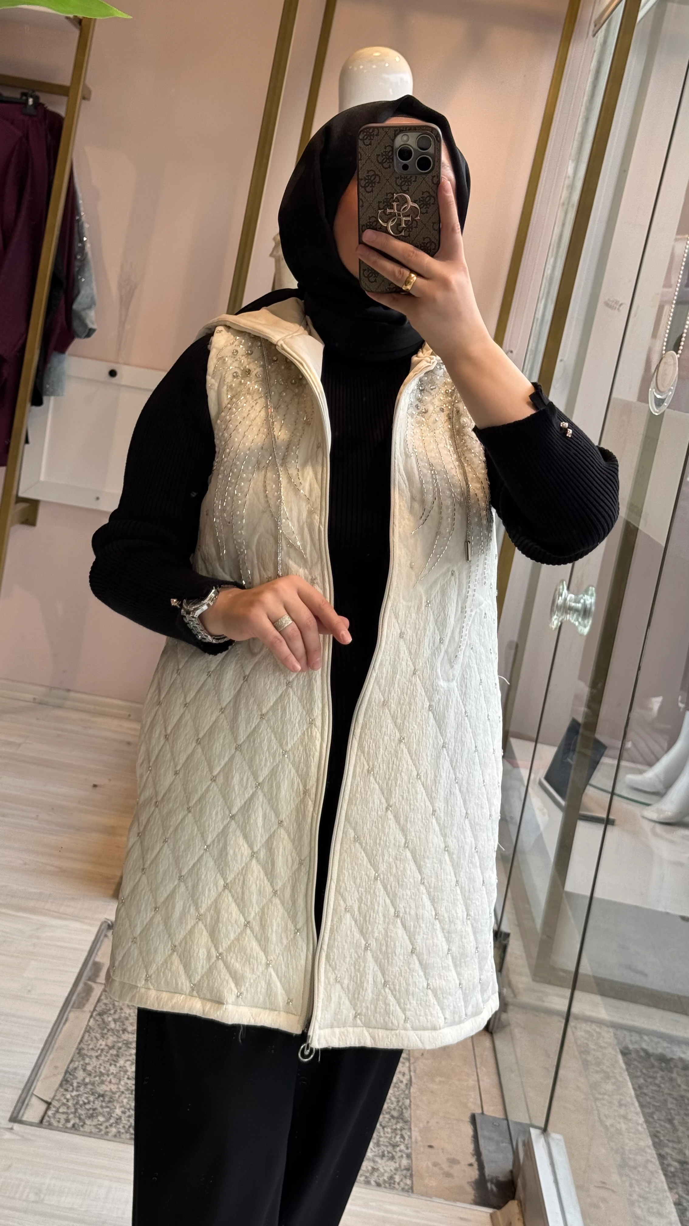 Selinada İşlemeli Yelek