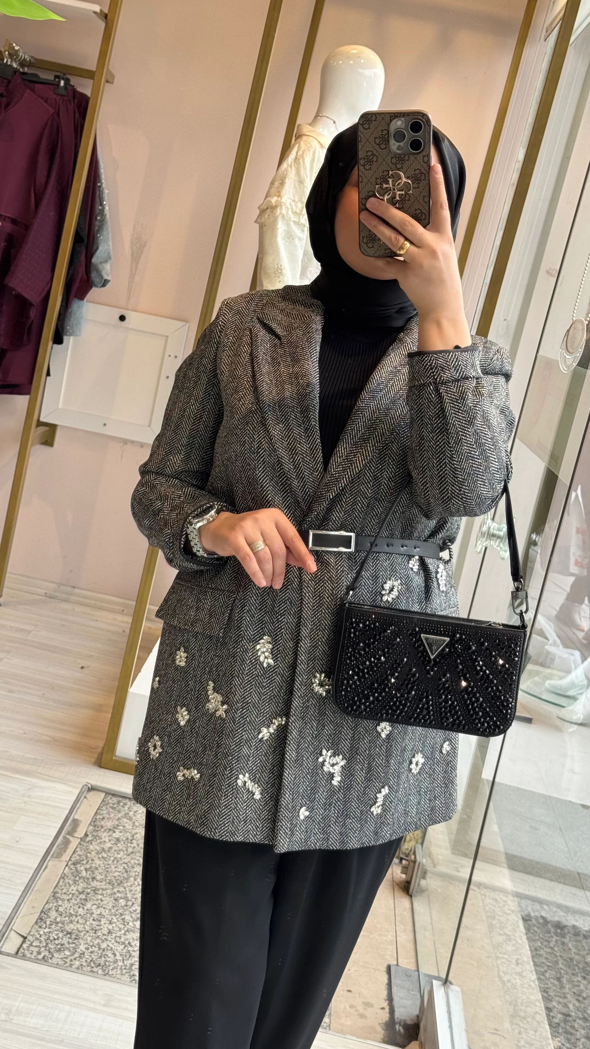 Ghisa Ceketli Takım