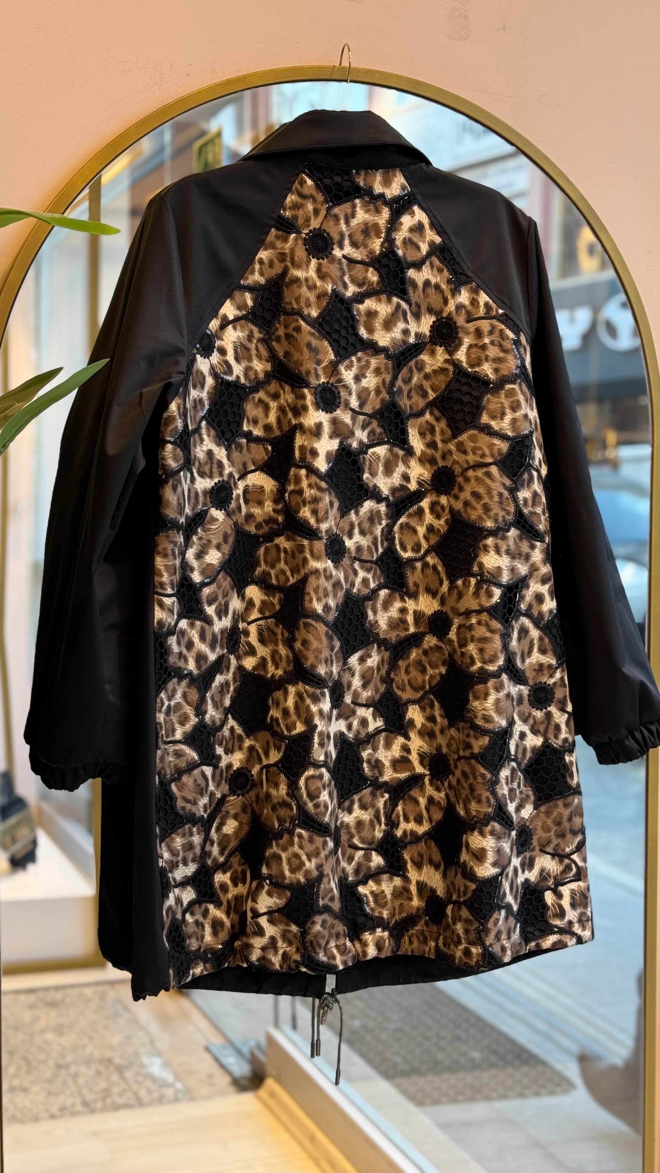 Fuat Gürşen Sırtı Leopar Kap