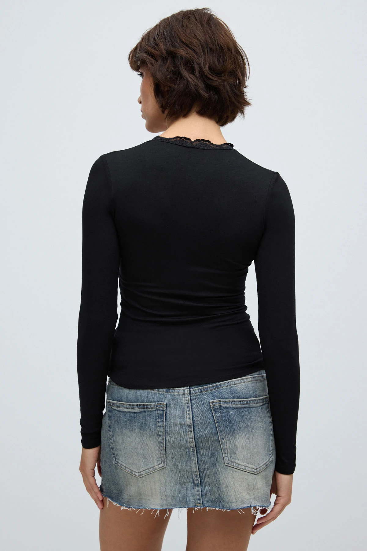 Katherine Dantel V Yaka Bluz