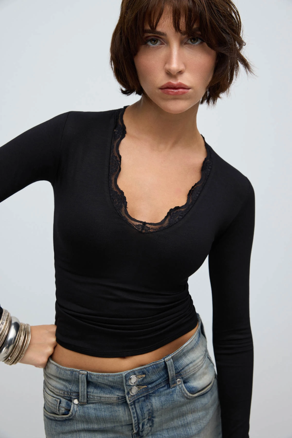 Katherine Dantel V Yaka Bluz