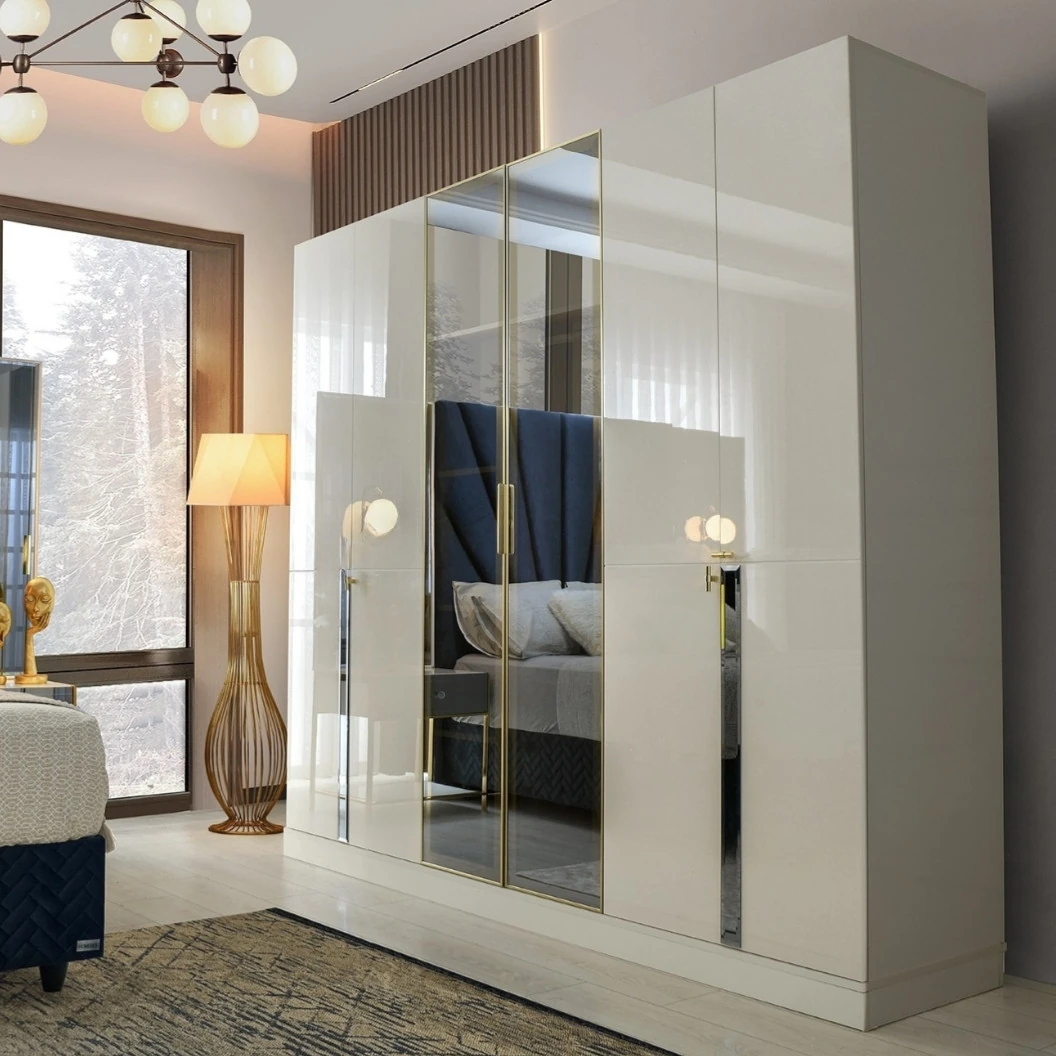 BARCELONA Гардероб