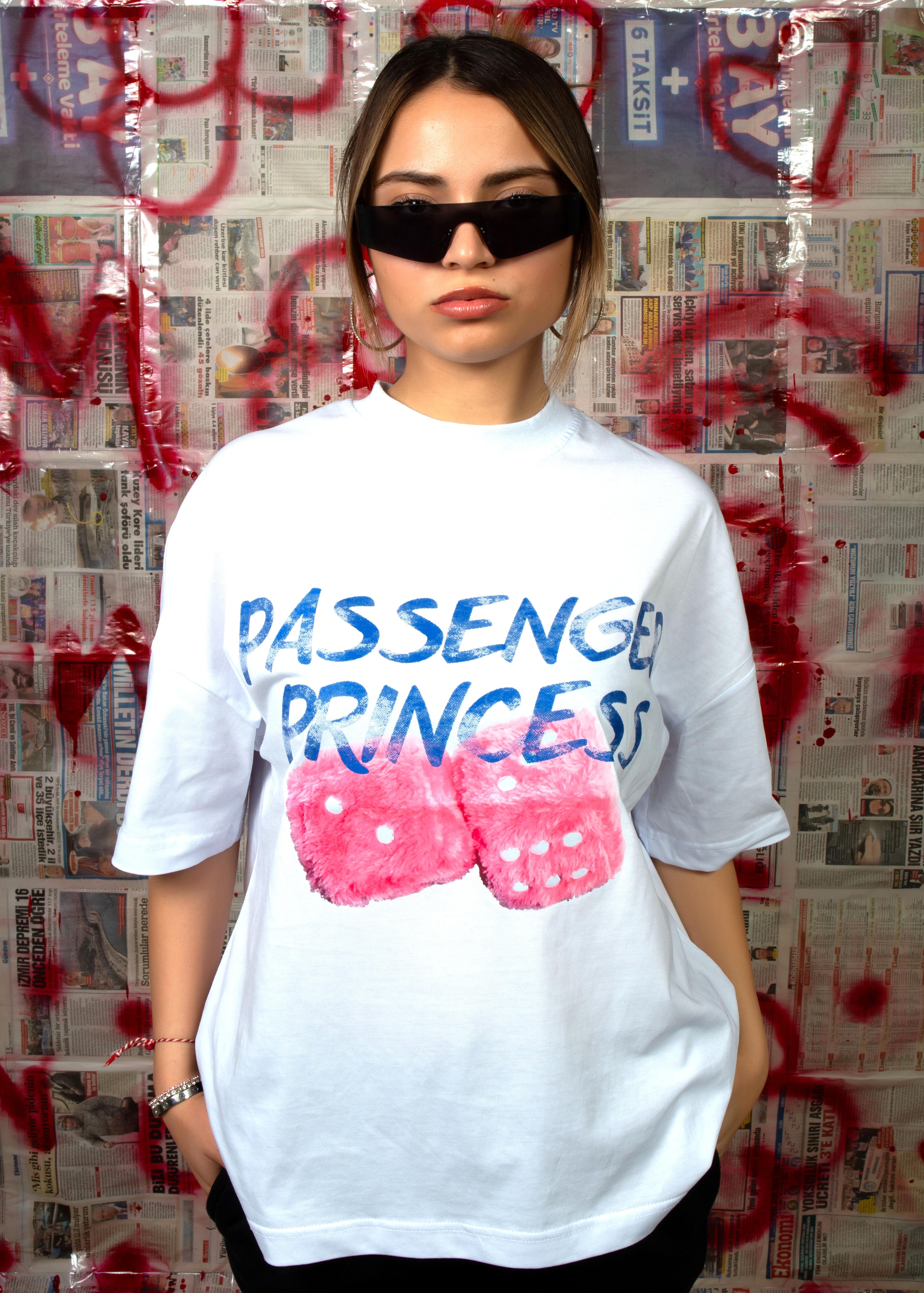 Beyaz Passenger Princess Tee