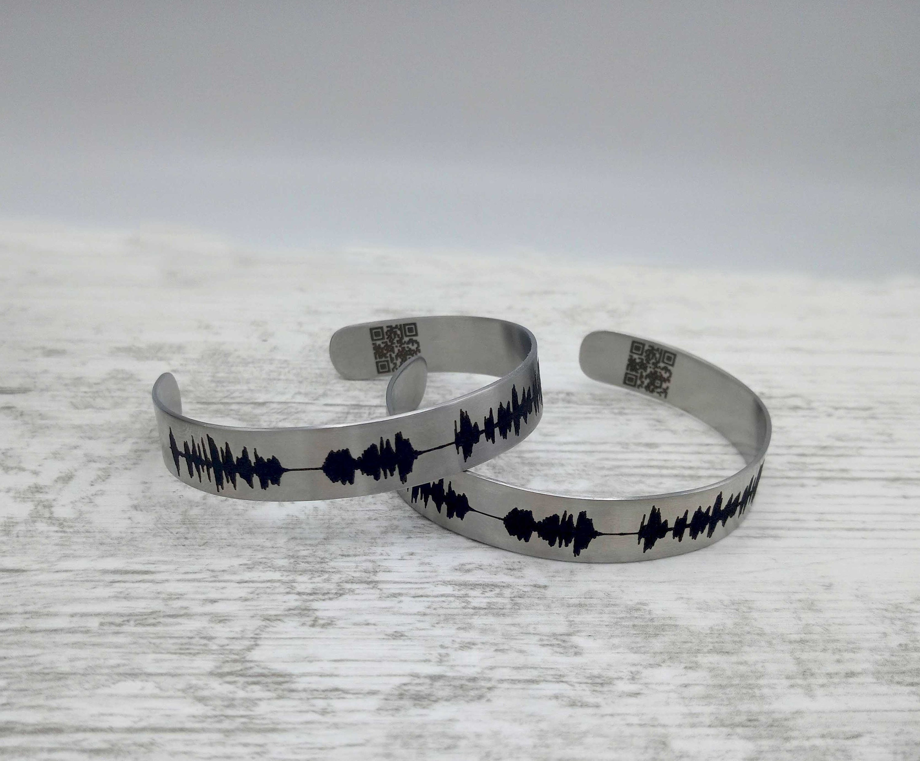 Personalized Soundwave & QR Code Bracelet, Adjustable Engraved Gift for Music Lovers Wedding or Special Song with YouTube Link or Audio File