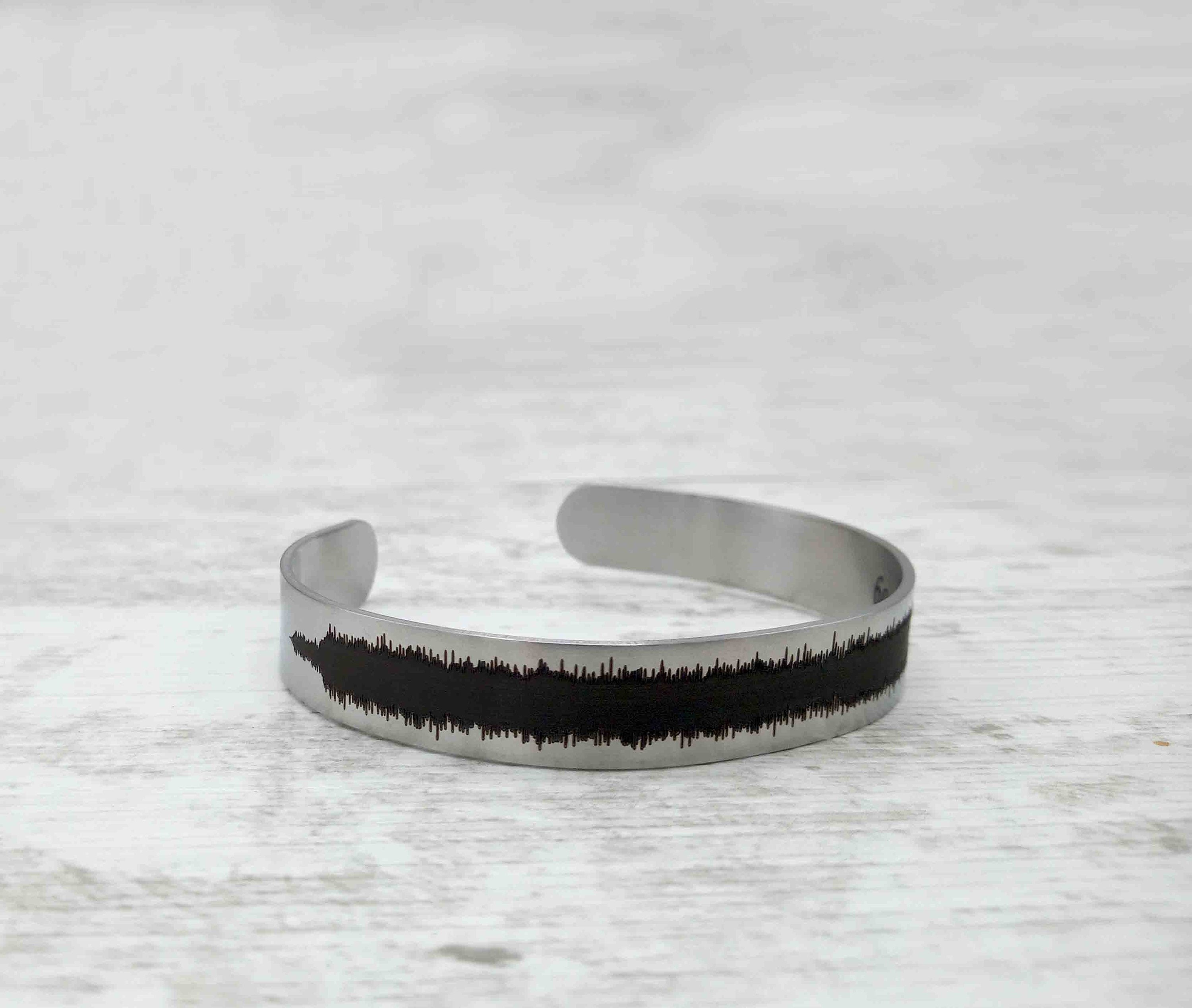 Personalized Soundwave & QR Code Bracelet, Adjustable Engraved Gift for Music Lovers Wedding or Special Song with YouTube Link or Audio File