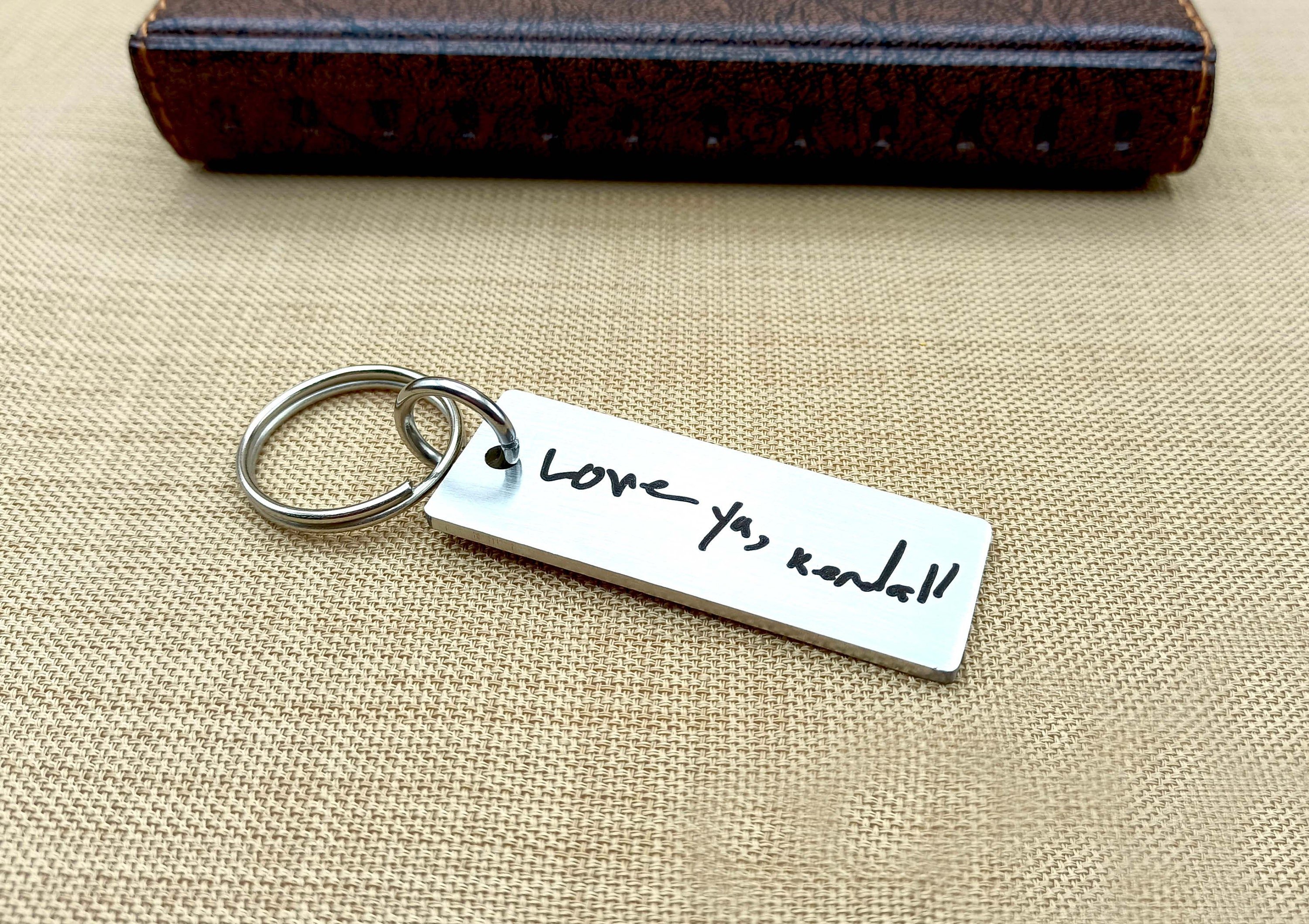Personalized Handprint Keychain – Custom Handwriting & Footprint Gift for Dad & Husband